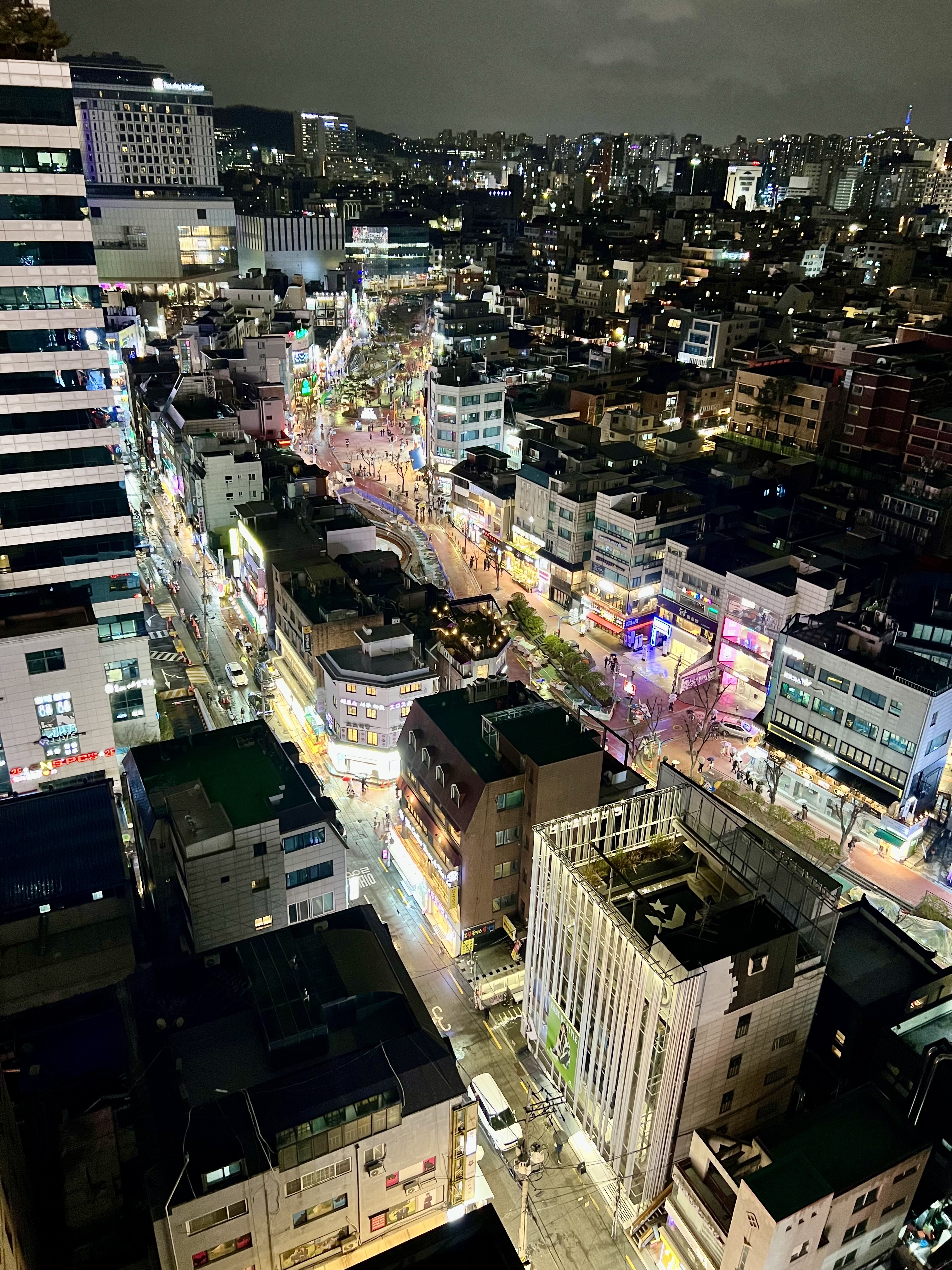 Exploring the Vibrant Streets of Hongdae