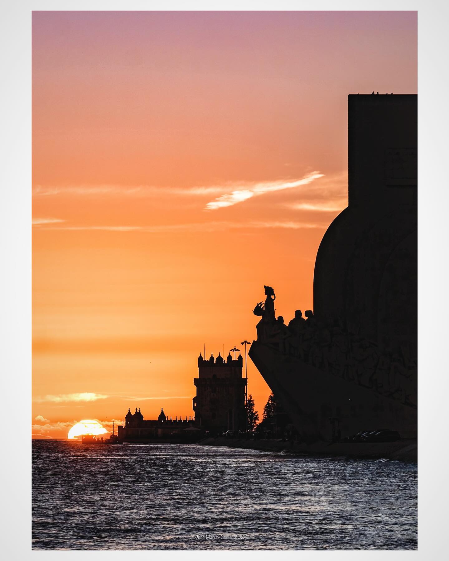 Breathtaking Lisboa Sunset at Torre de Belém and Padrão
