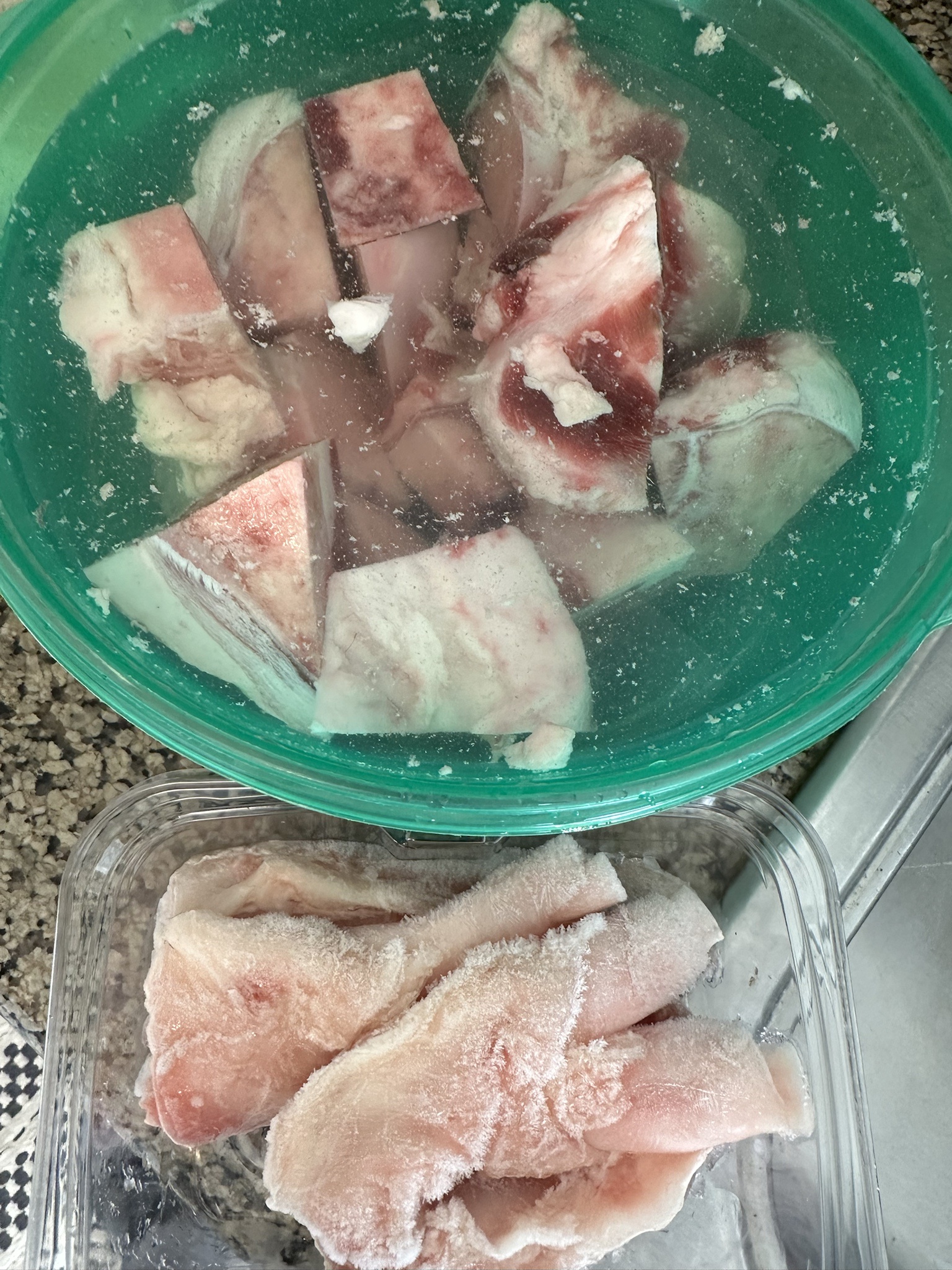 Crafting a Rich Bone Broth with Tendon: A 24-Hour Slow Cooker Journey