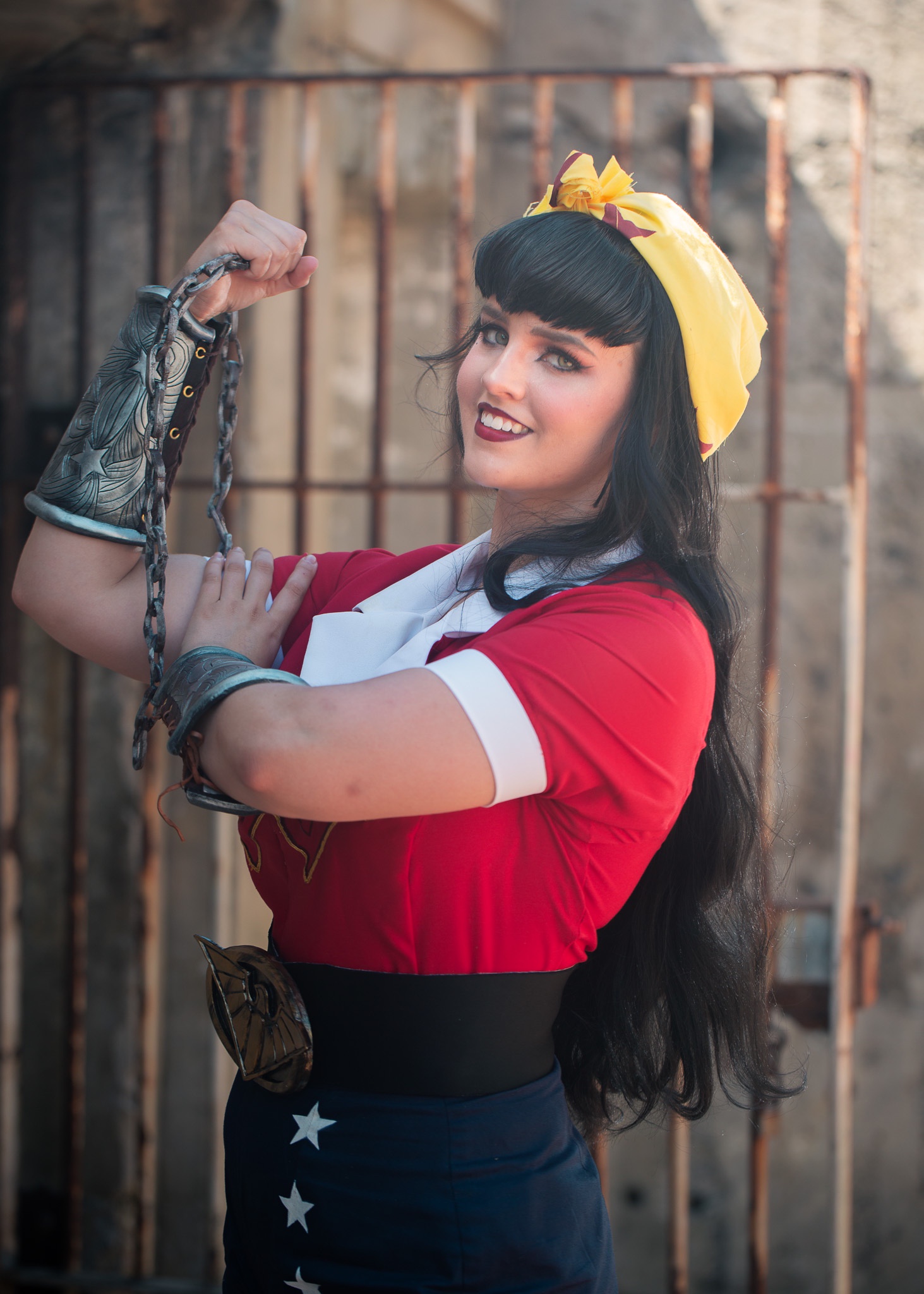 DC Bombshells: Wonder Woman's Stunning Cosplay