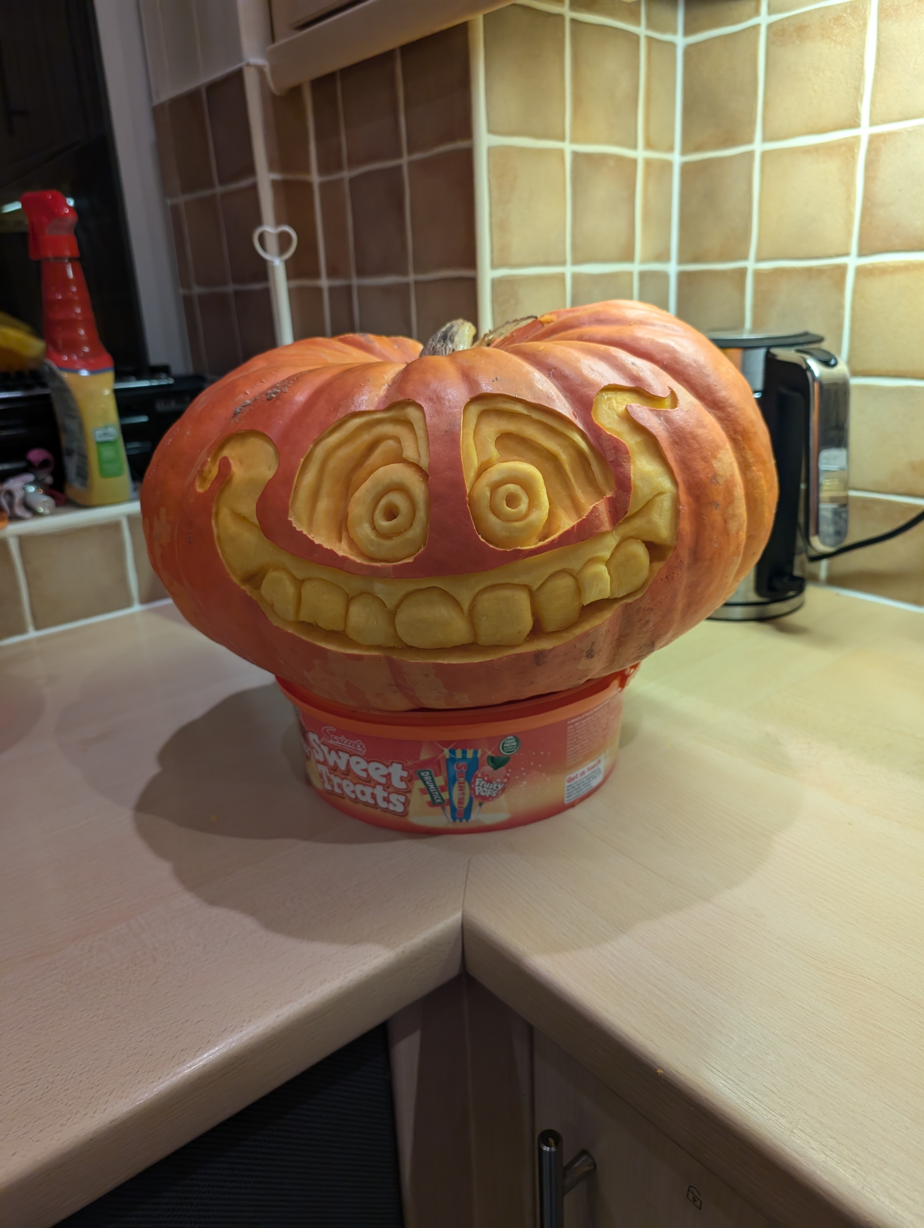 *Knock Knock Knock* Are You Ready to Carve a Pumpkin with Me?