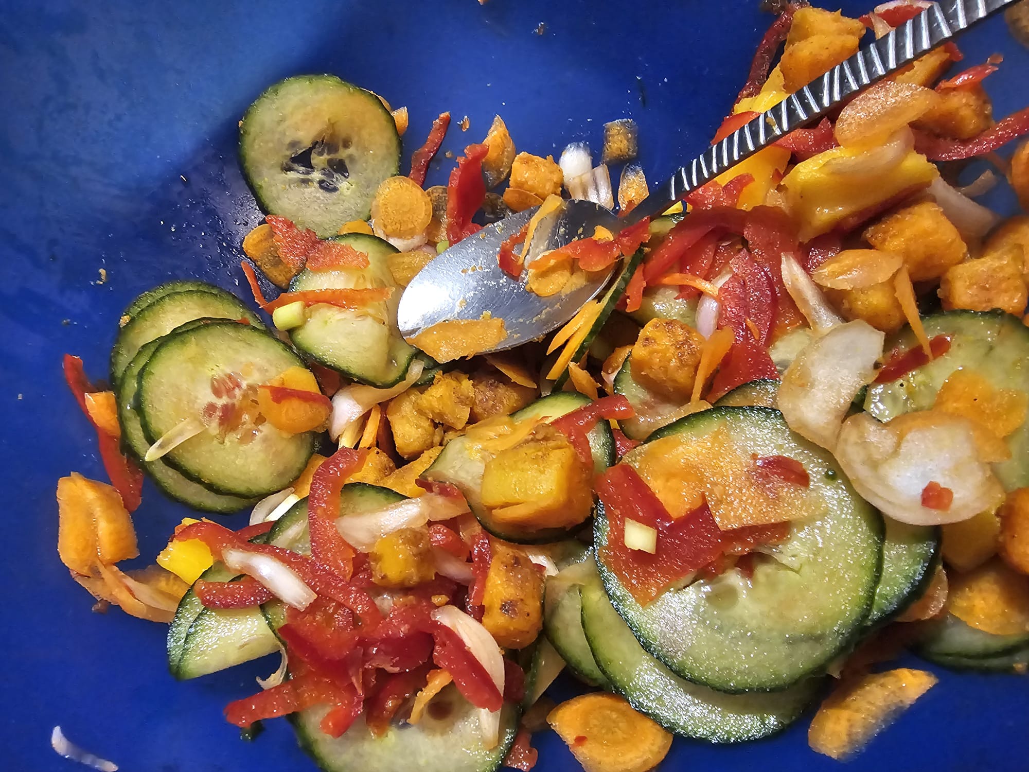 Mango, Salad, and Guacamole: A Delicious Trio