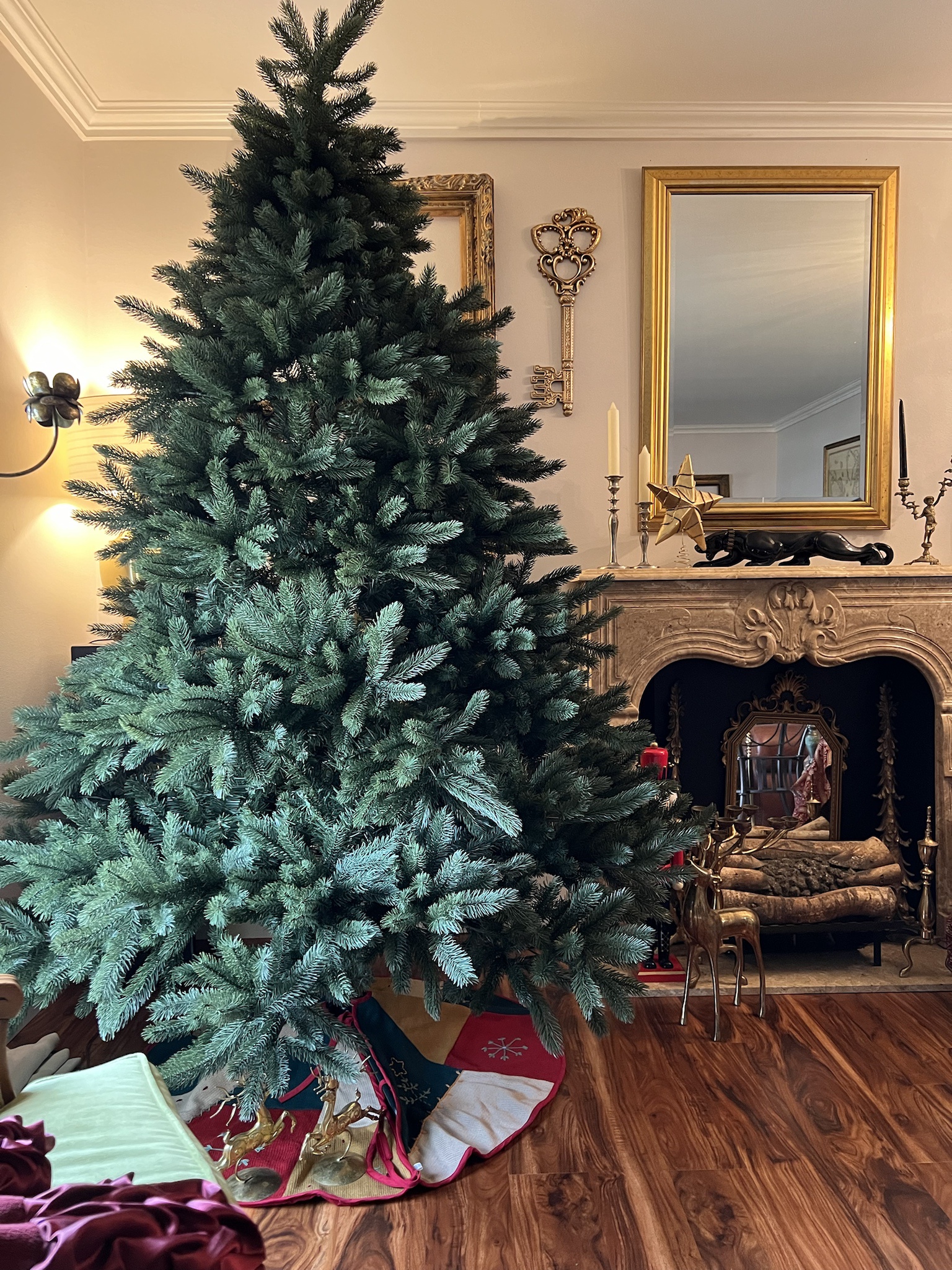 Balsam Hill's Christmas Tree that just won't light up.