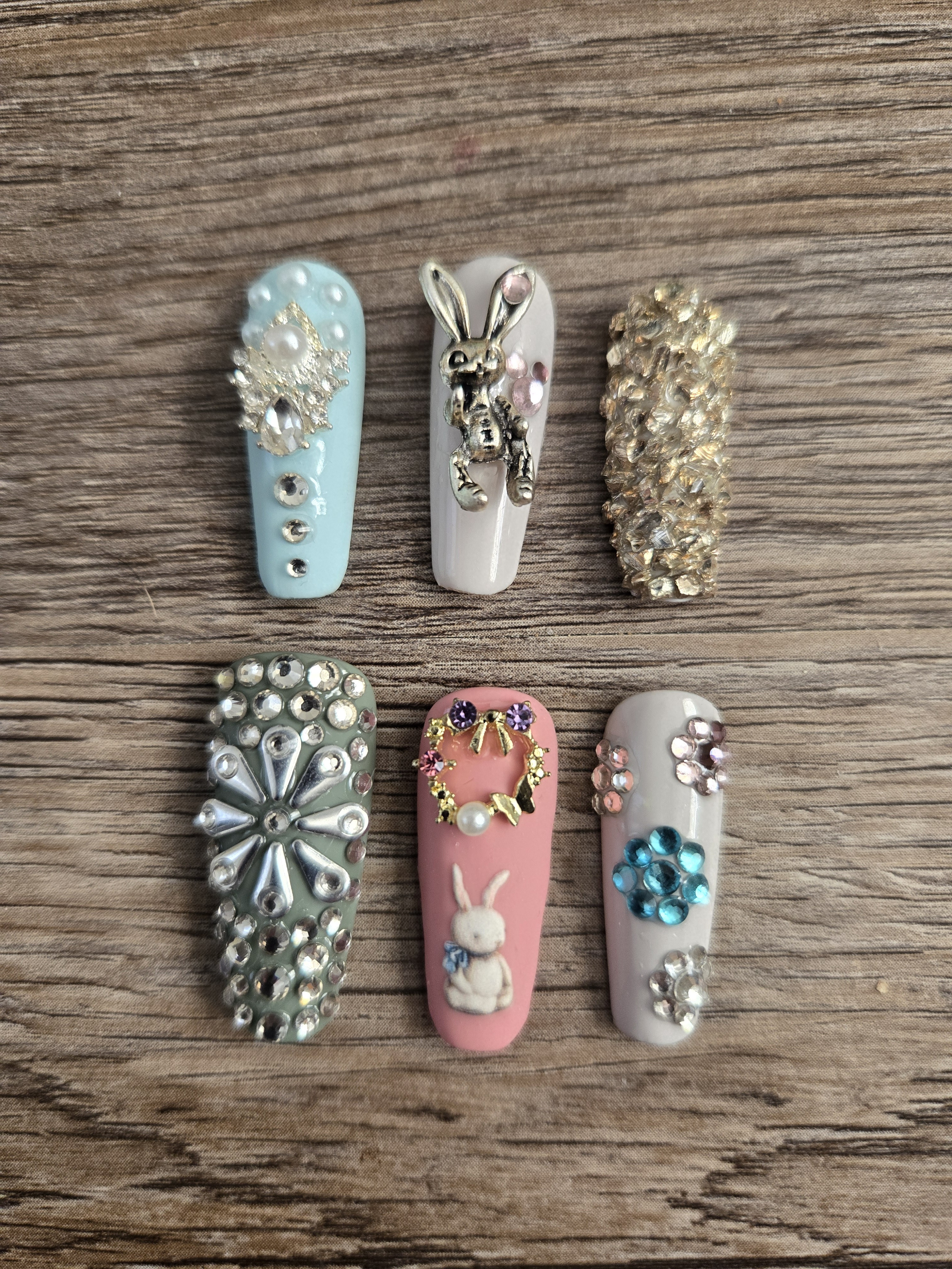 Crafting Nail Art: Exploring Pastel Glitter Inspirations
