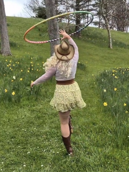 Daffodil Dancer in Action