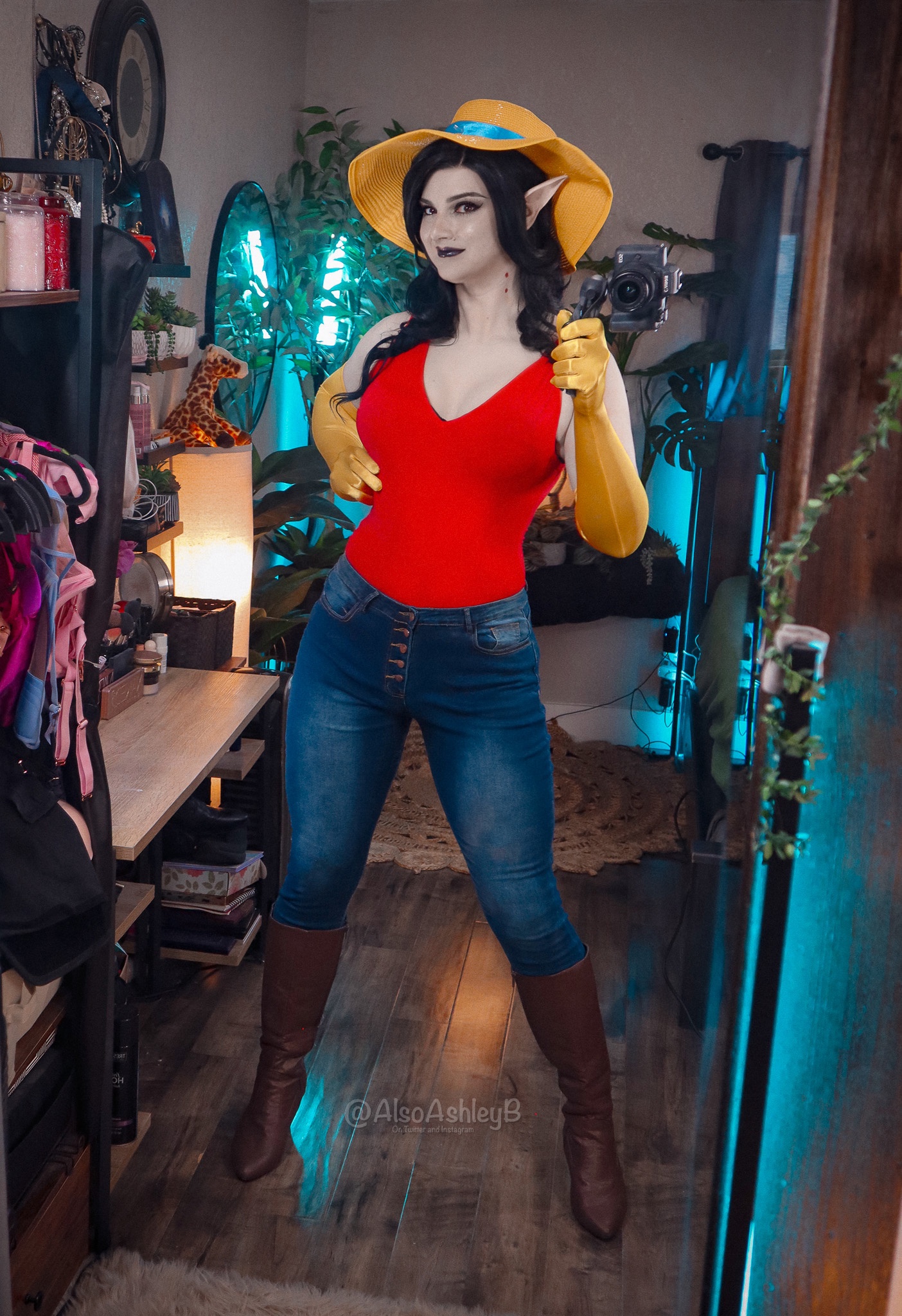 Epic Marceline The Vampire Queen Cosplay from Adventure Time!
