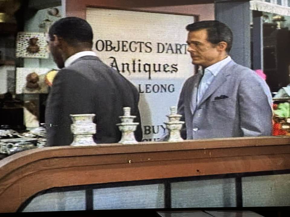 I bet an antiquarian would know how to spell 'OBJETS D'ART'!