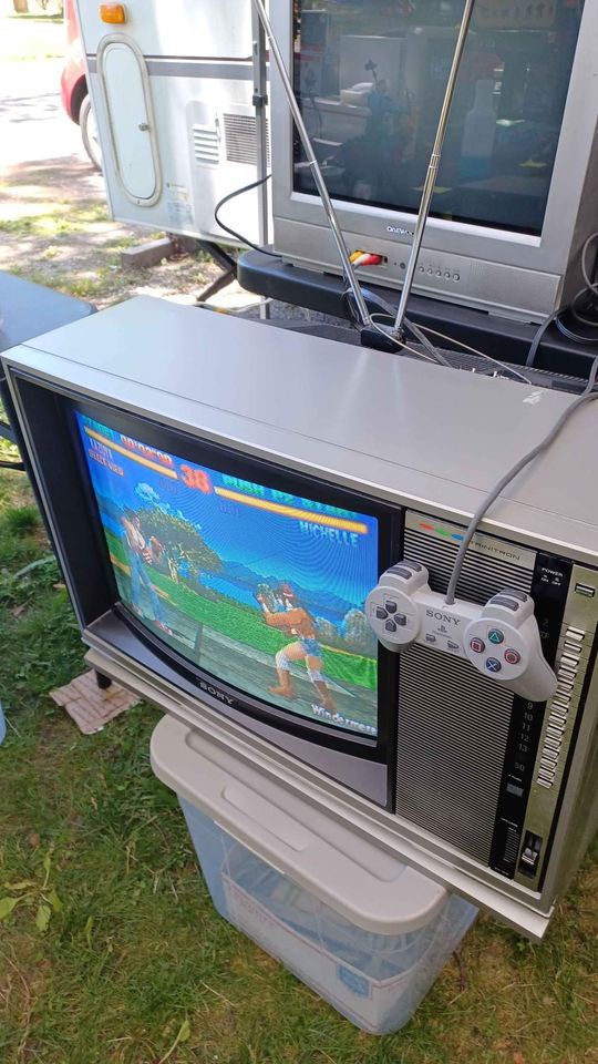 Throwback to the Classic 19" Sony CRT TV from March '83