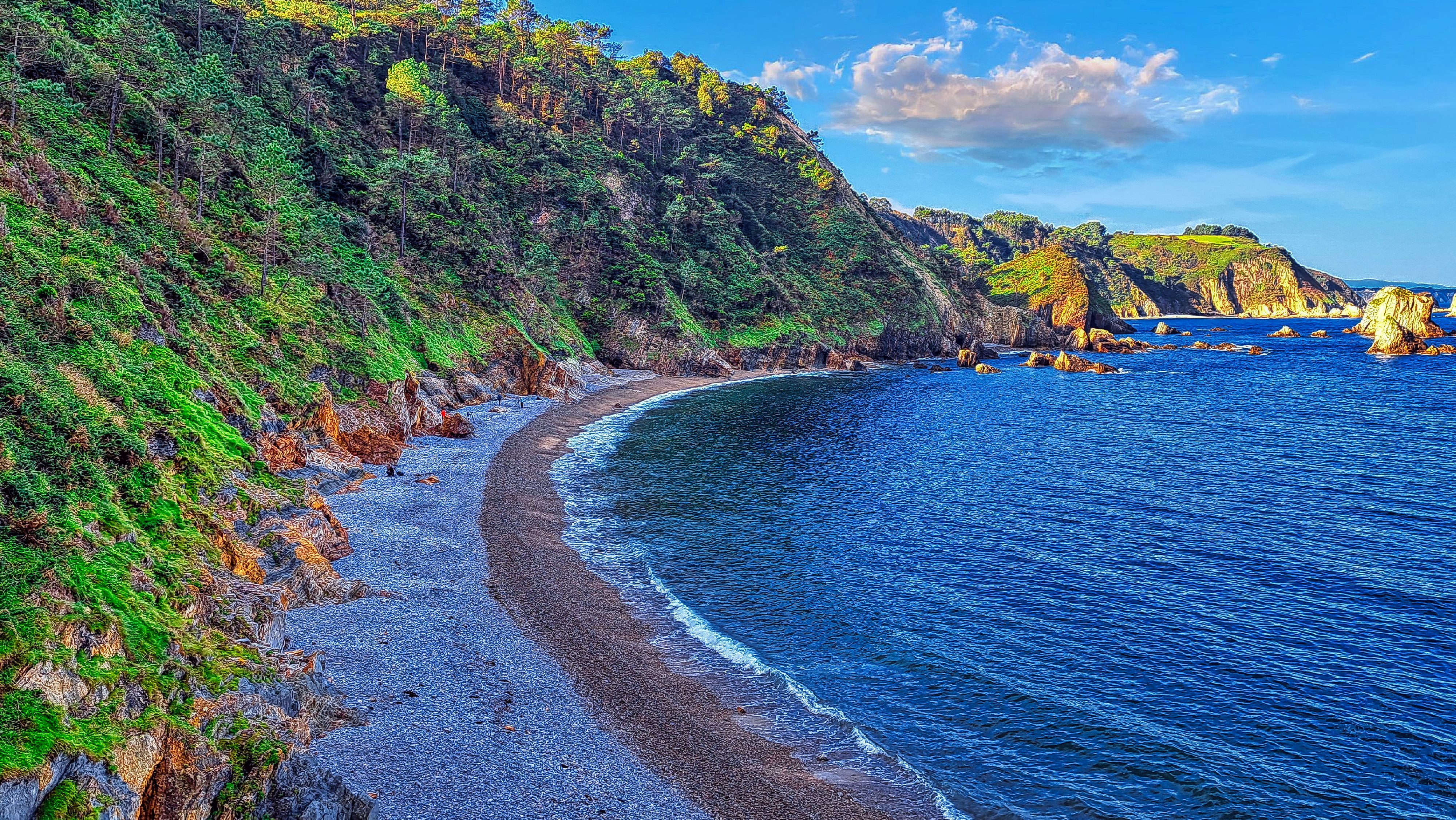Discovering Cudillero: The Serene Playa Silencio in Asturias