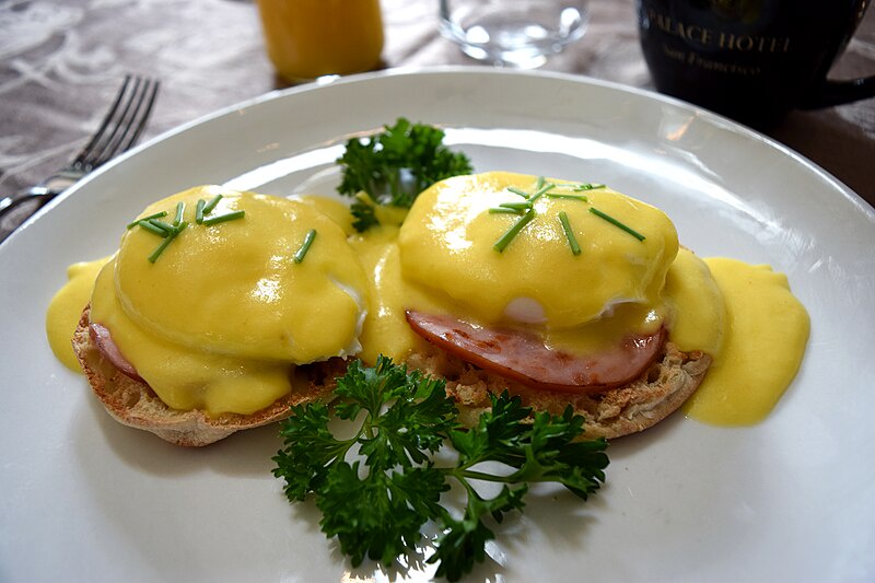 Indulgent Eggs Benedict: A Breakfast Classic