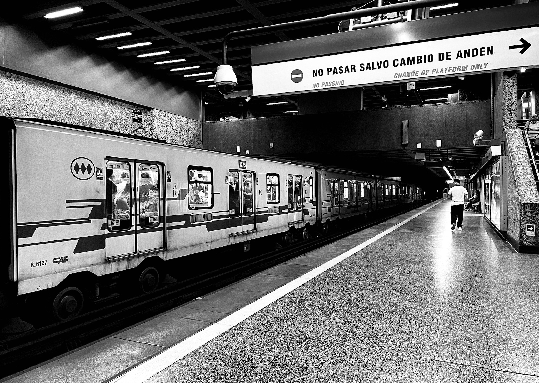 Exploring the Metro de Santiago!
