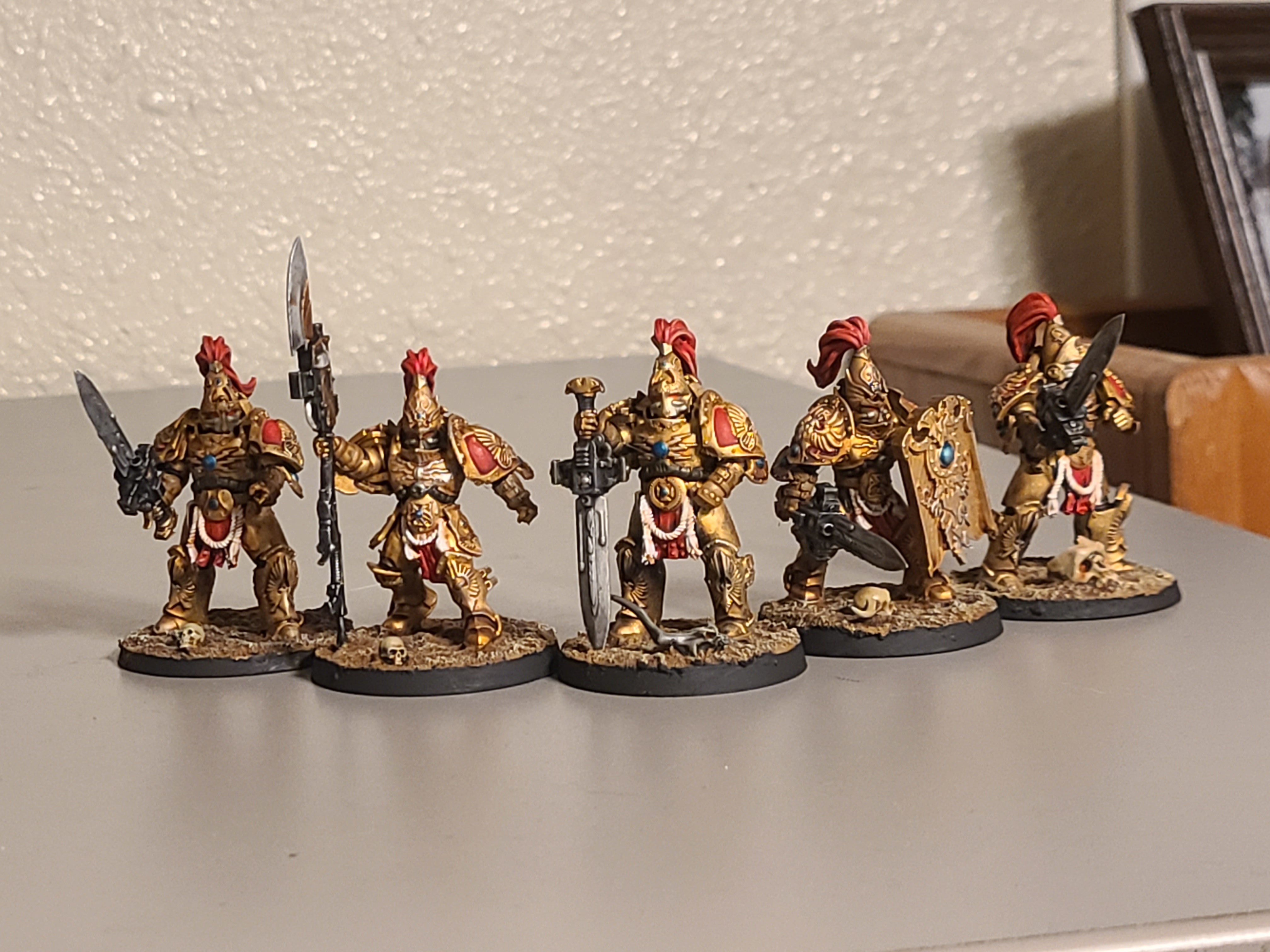 Custodians on standby to defend the Imperium from its enemies