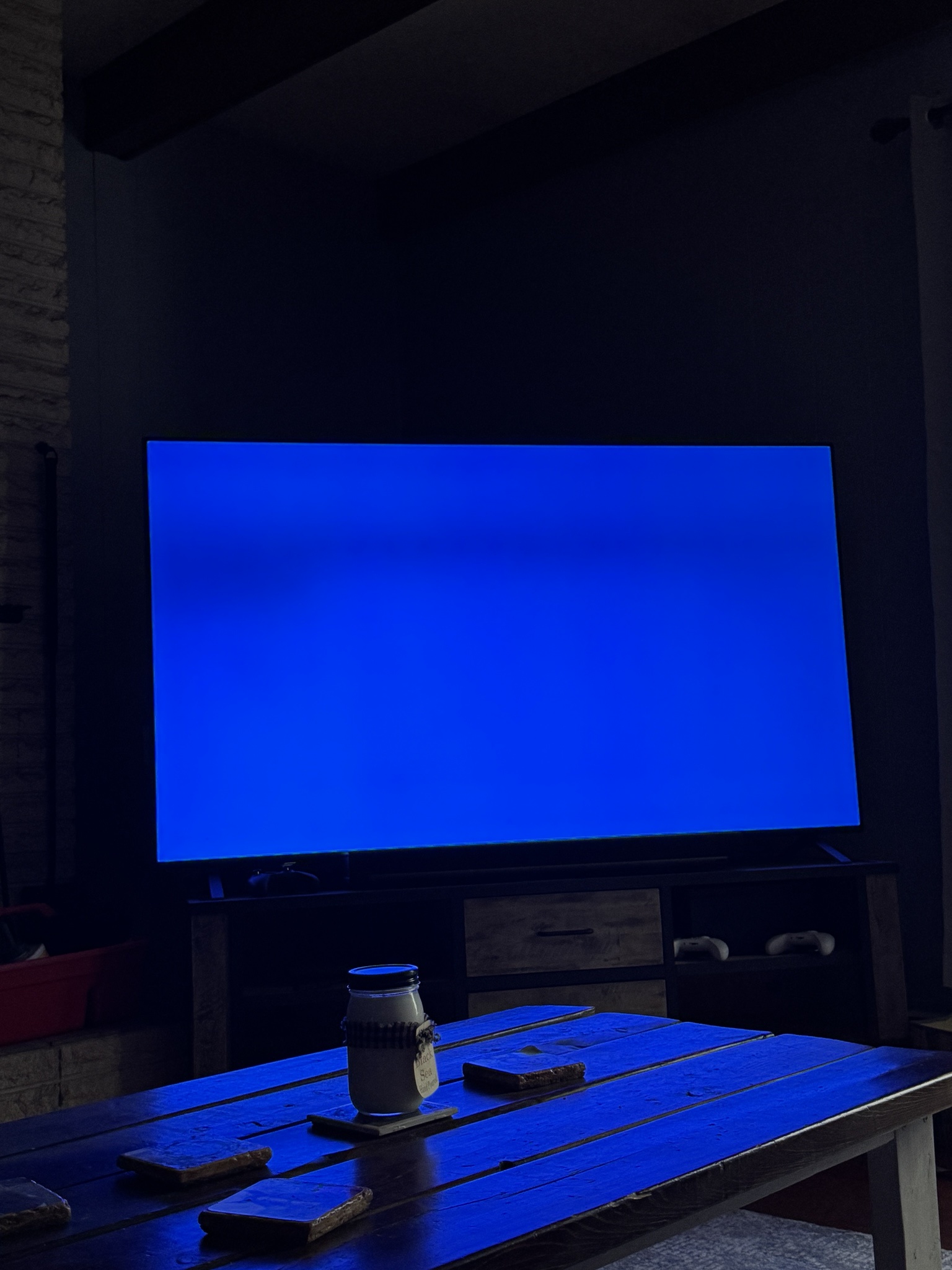 Trouble with the Screen: Dark Line on the 75” LG Nanocell 90 Series