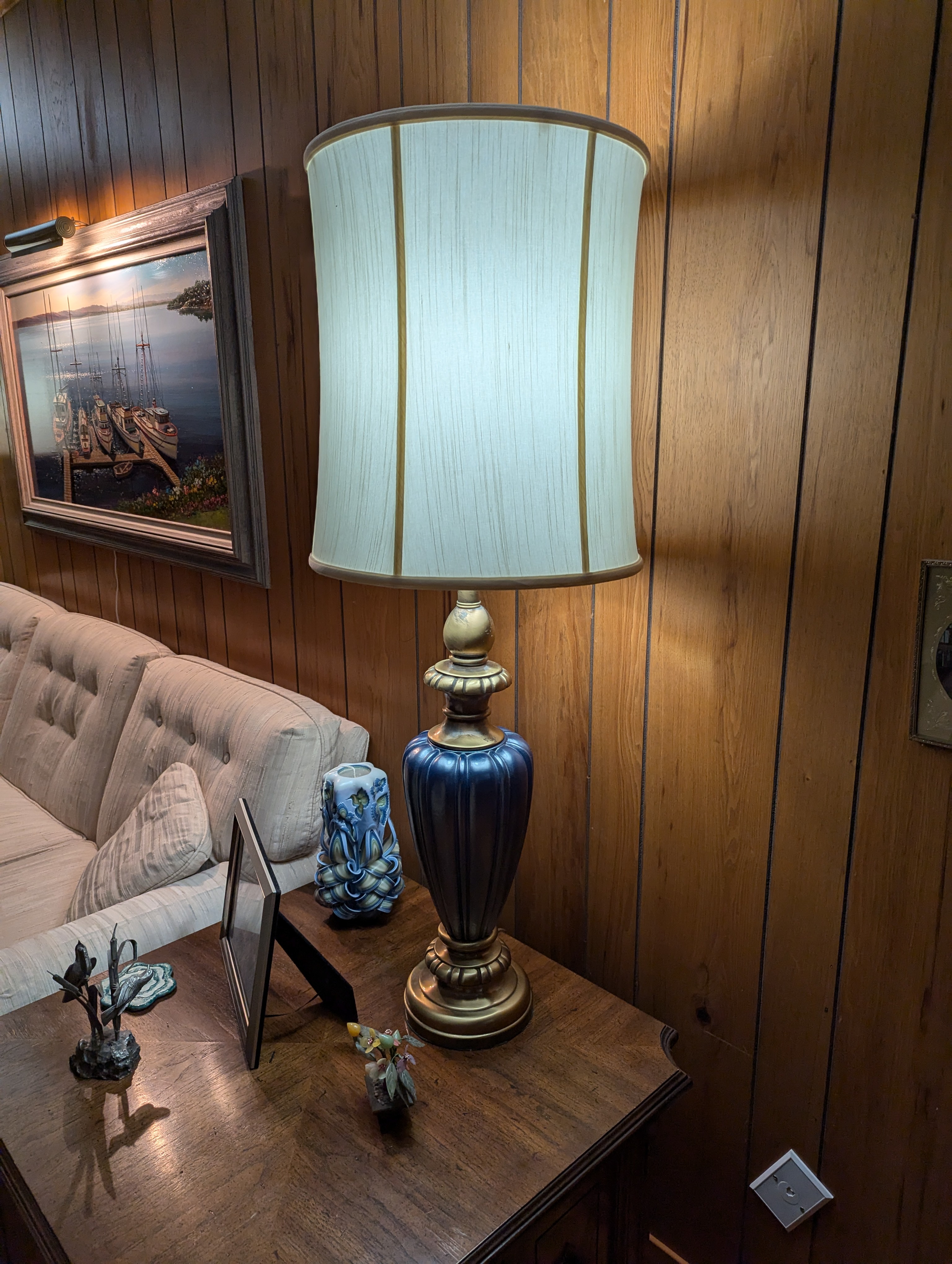 Classic and elegant table lamps