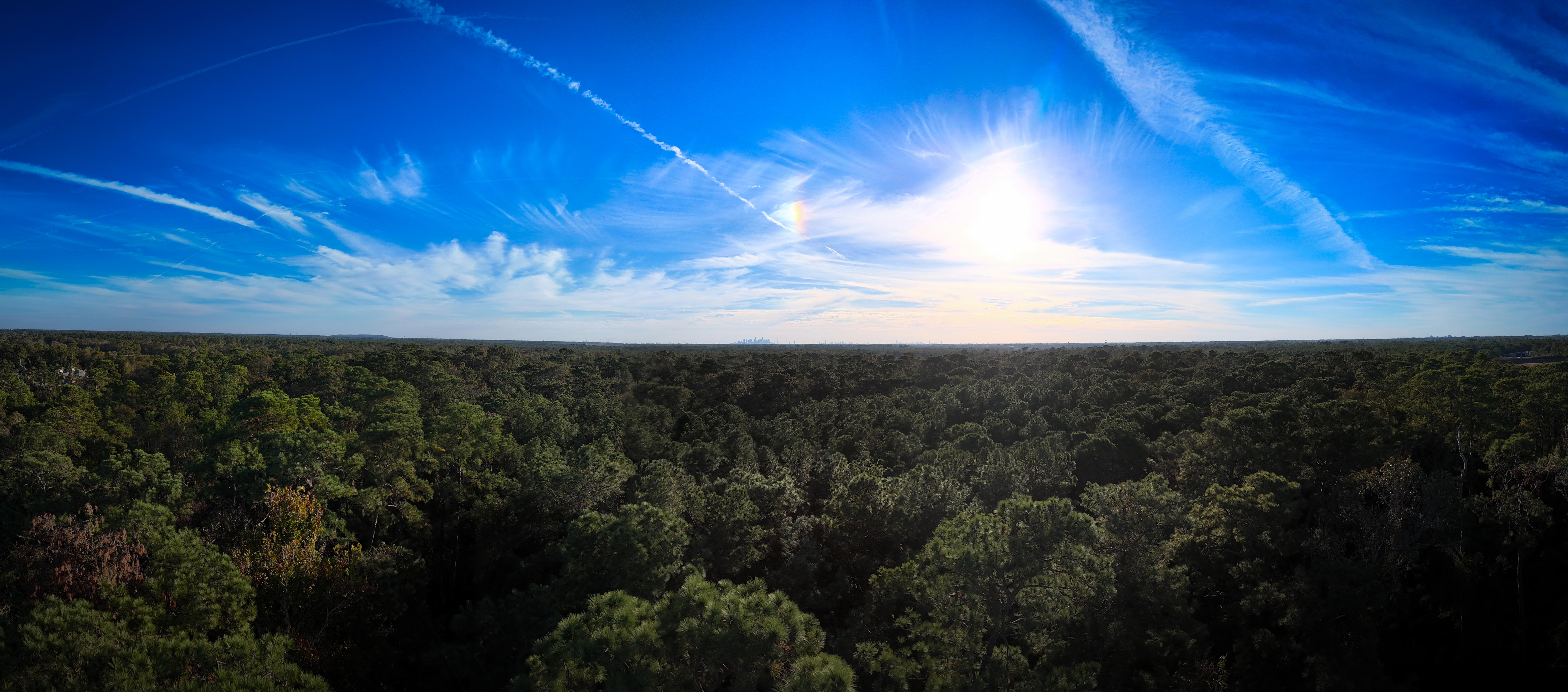 Stunning Sun Dog Phenomenon Spotted in NorthEast Houston on December 2, 2024