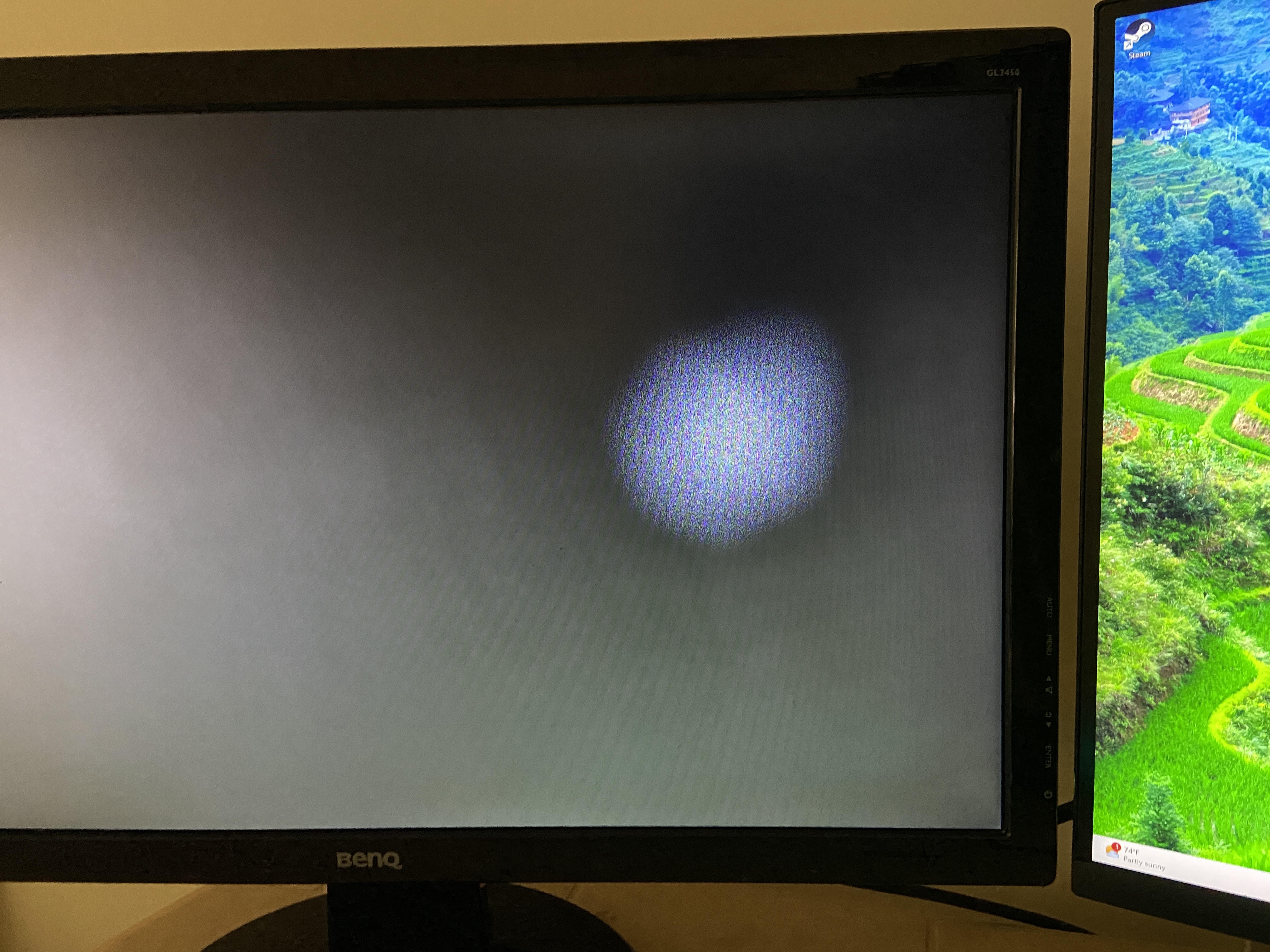 What’s Up with This Monitor? Is There a Way to Fix It?