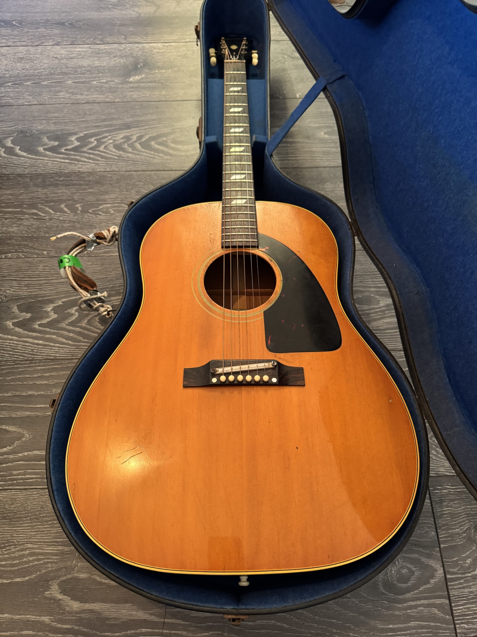 A Glimpse at the Iconic 1965 Epiphone Texan Guitar