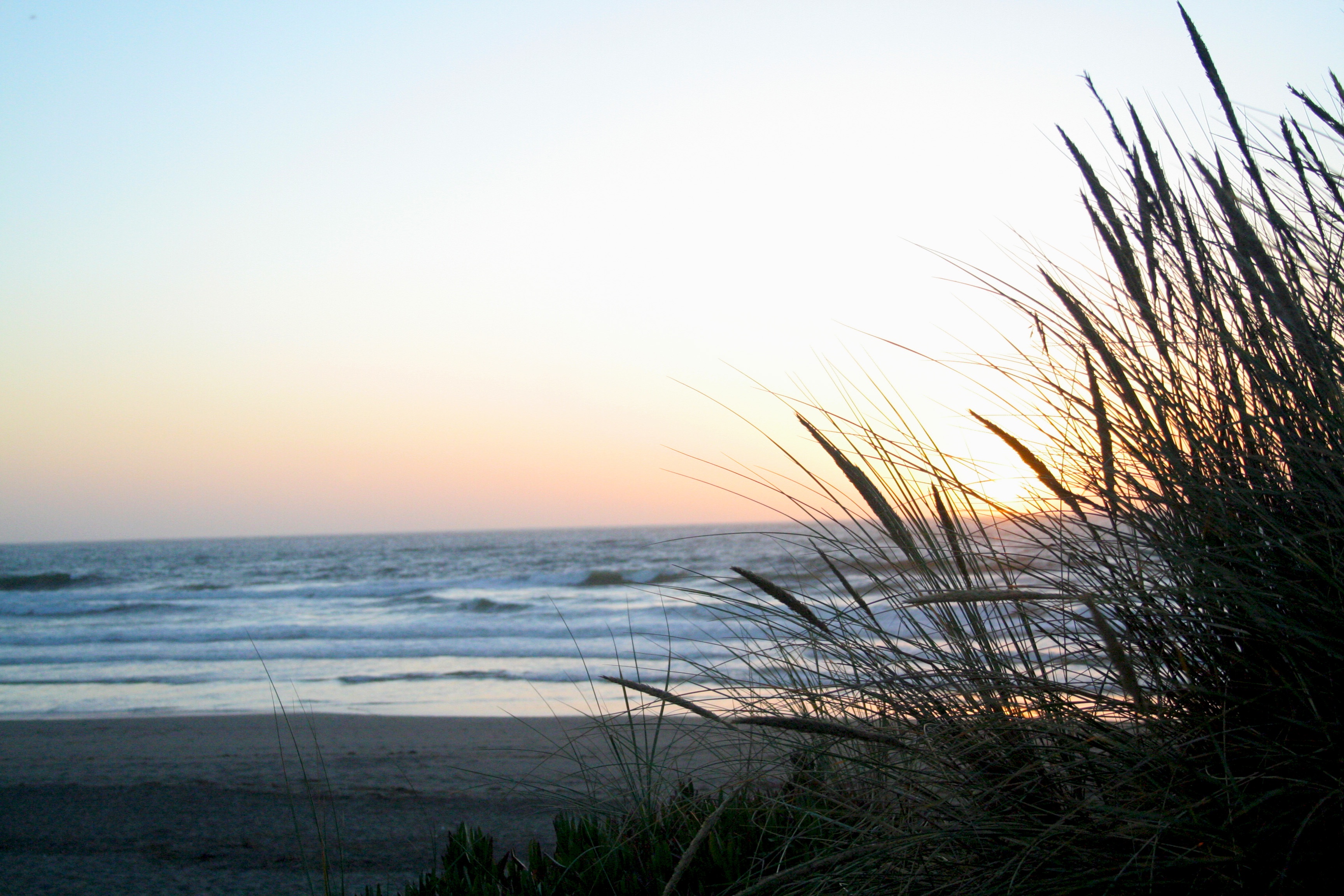 Breathtaking Sunset Over the Pacific Ocean