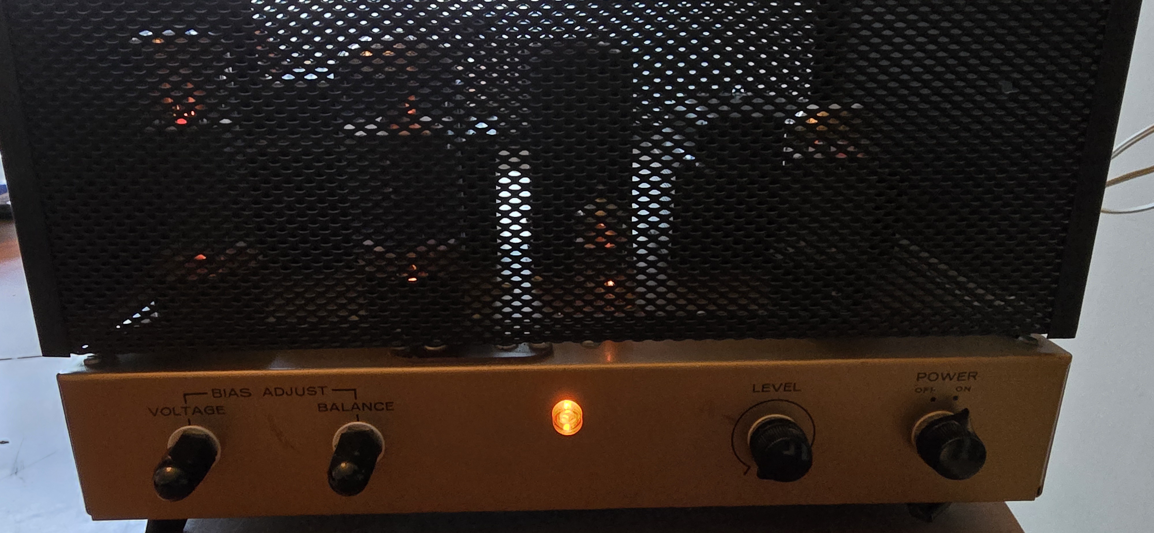 The Classic Heathkit AA-10: A Timeless Treasure