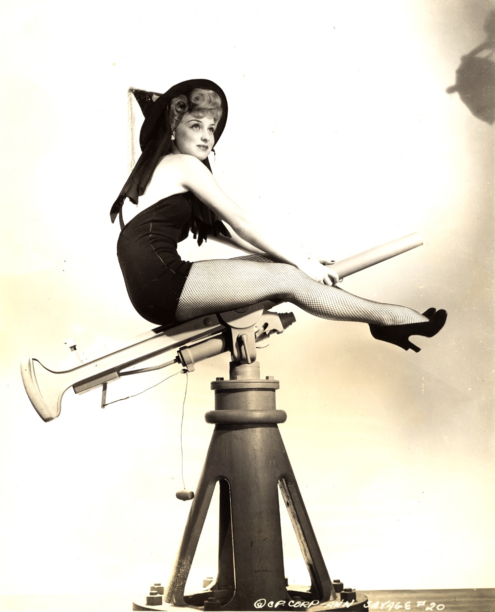 Vintage Halloween Glamour: Pin-Up Style from the 1940s