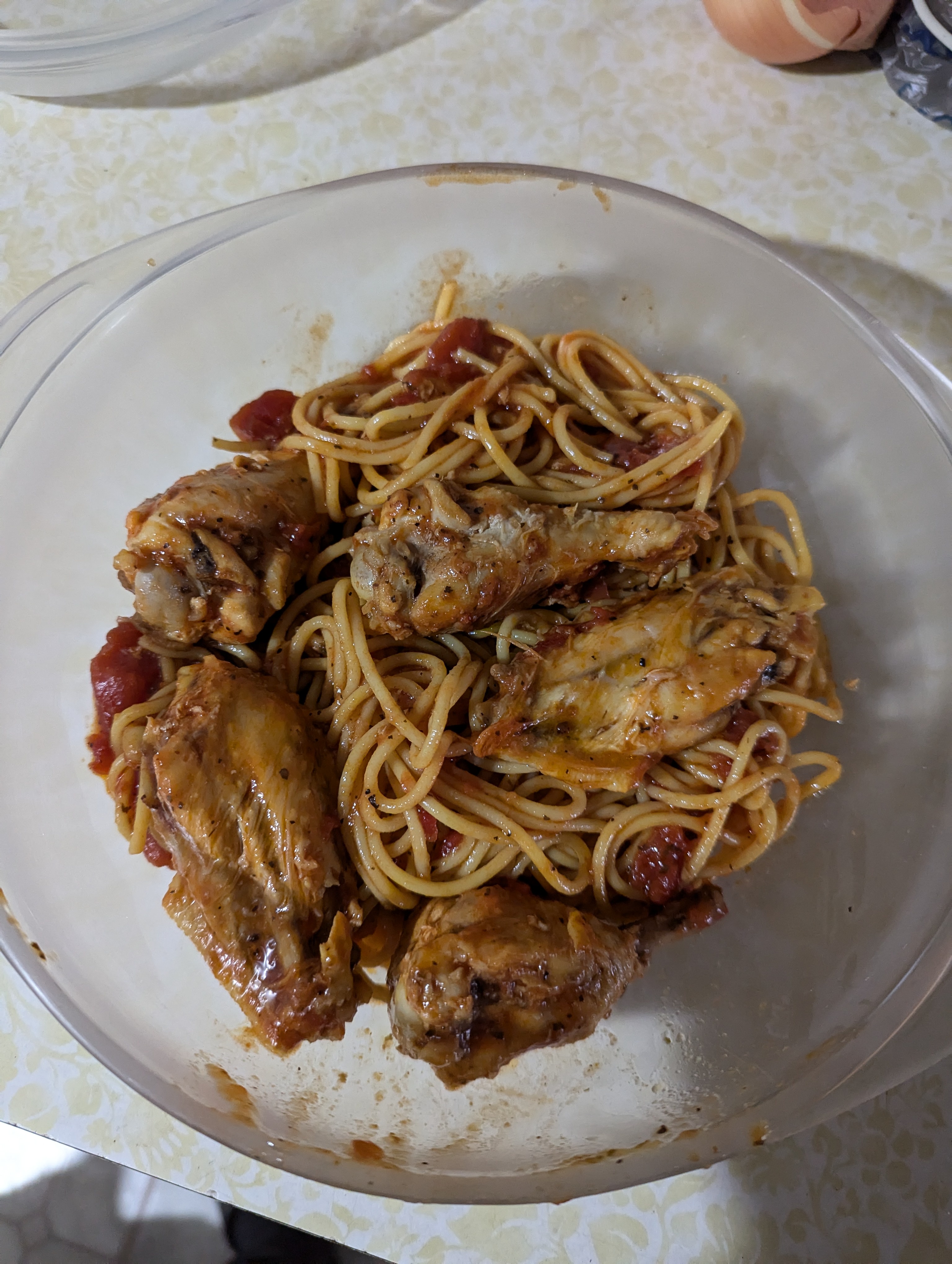 A Unique Dish: Spaghetti Served with Chicken Wings