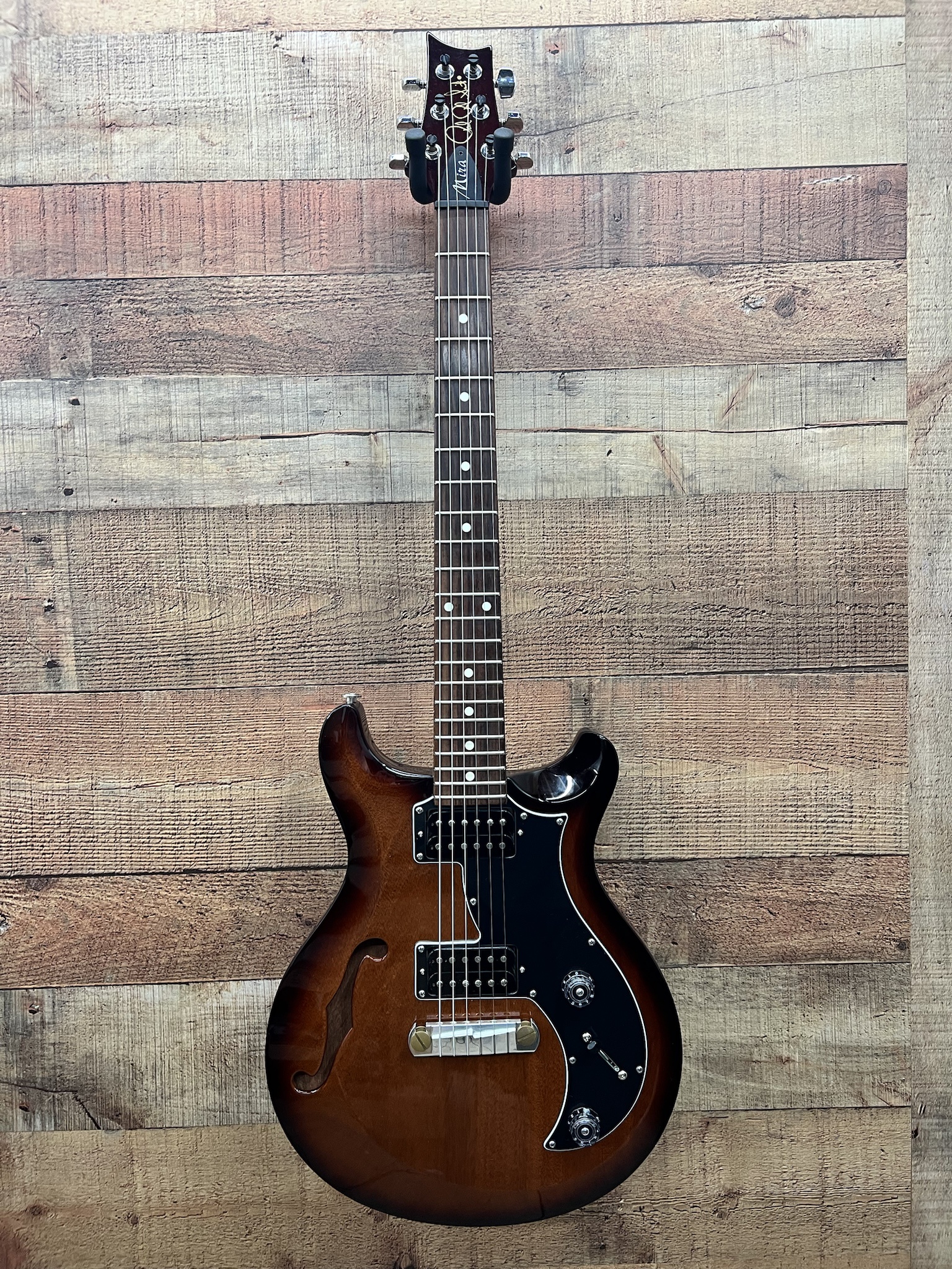 Spotlight on the 2015 PRS S2 Mira Guitar