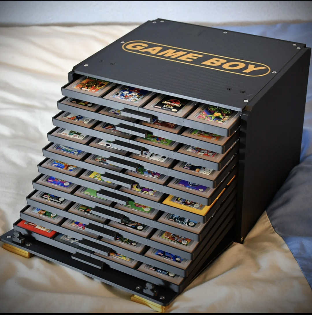 A sleek 3D printed case for your game cartridges