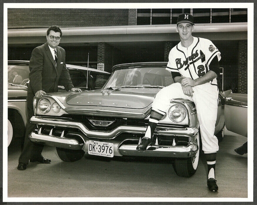 Generous Car Dealership Owner Gifts Cars to the 1950s Milwaukee Braves