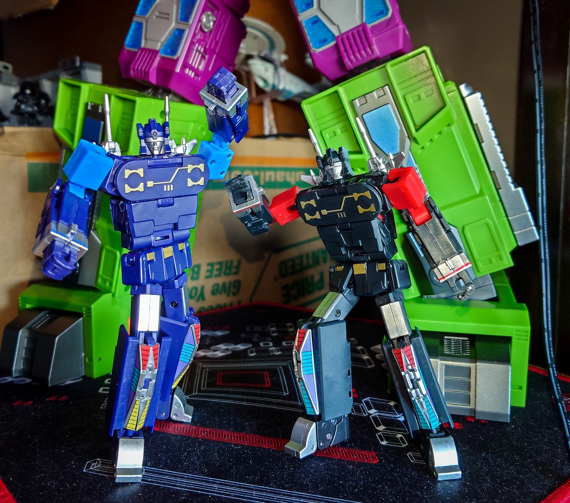 Frenzy and Rumble: The G1 Toy Deco Experience