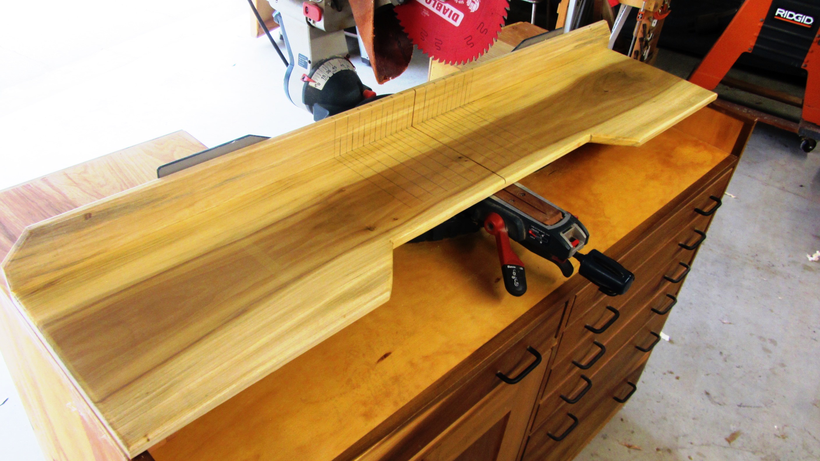 Upgrading my workspace with an add-on miter saw bed.