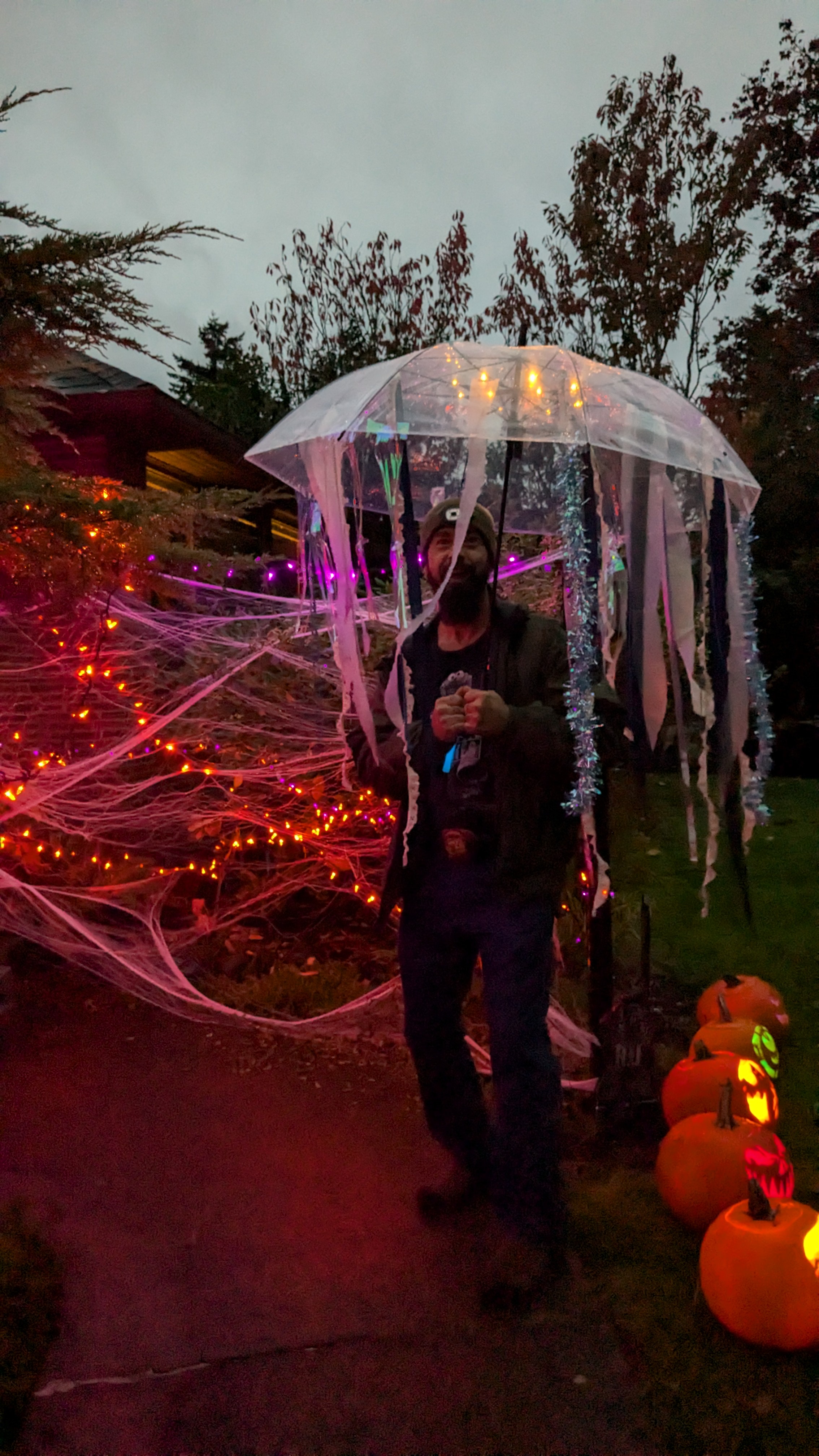 Last-Minute Jellyfish Costume for a Rainy Halloween