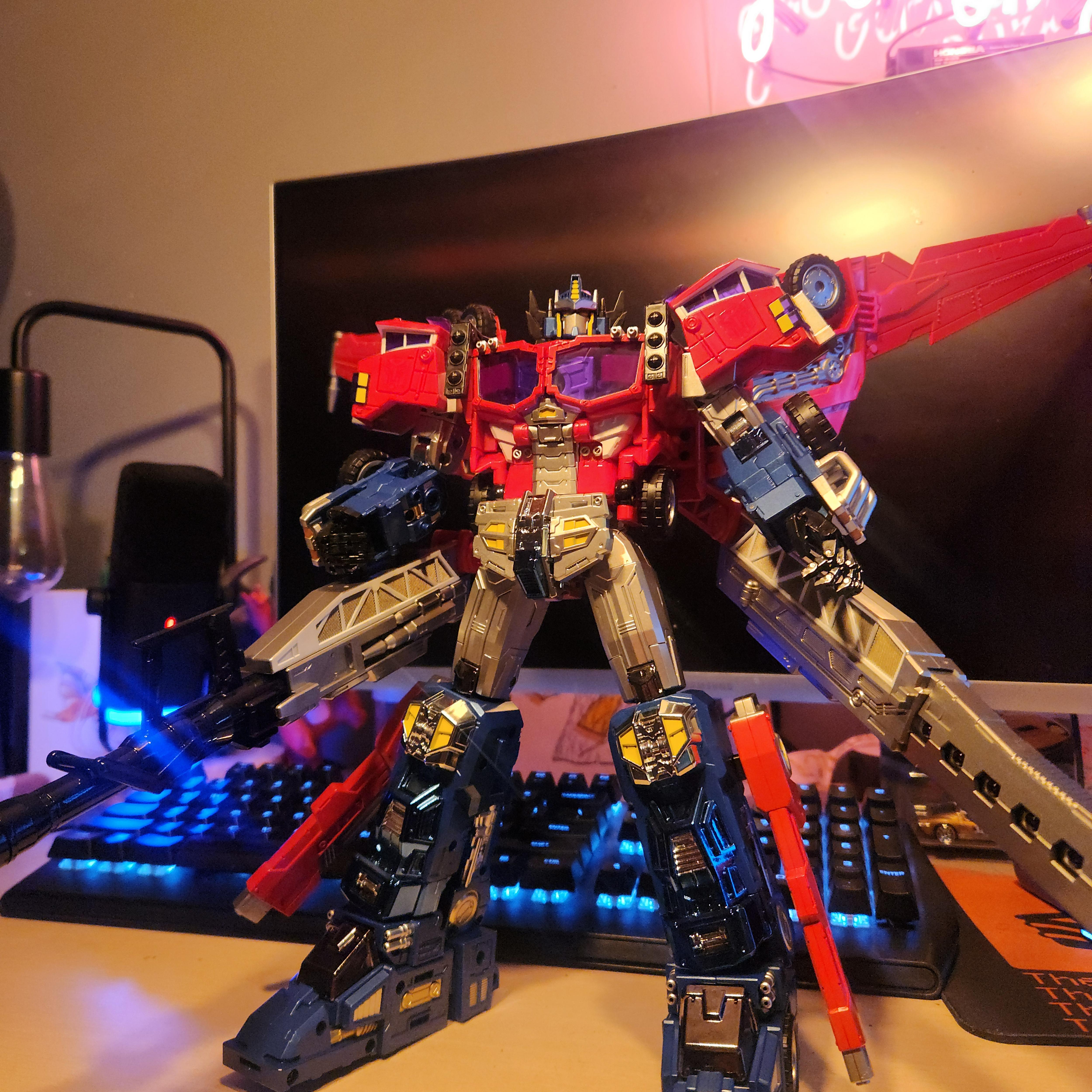 Introducing Cybertron TR 02A Optimus Prime: A Collector's Dream