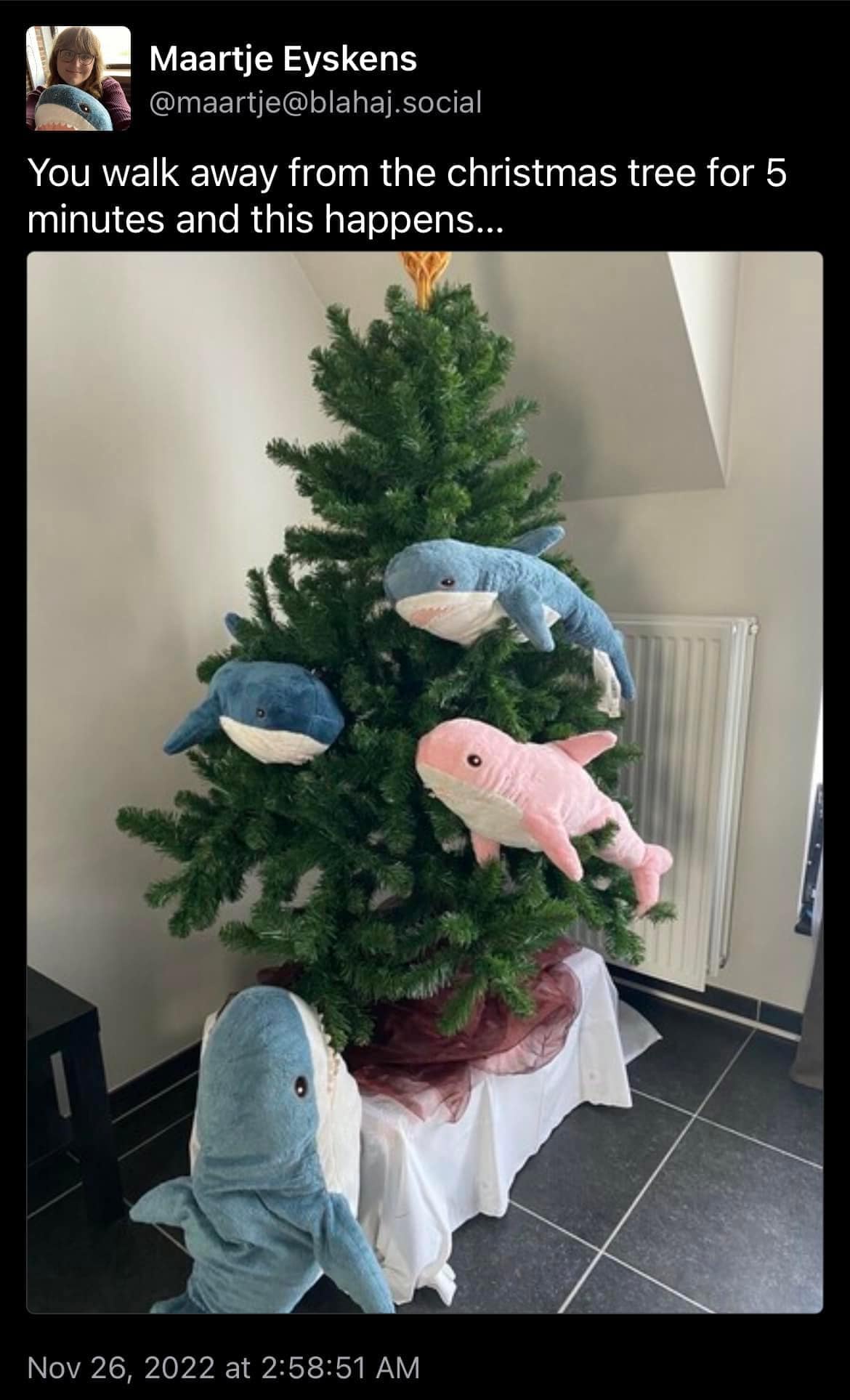 A Holly-Jolly Collection of Memes