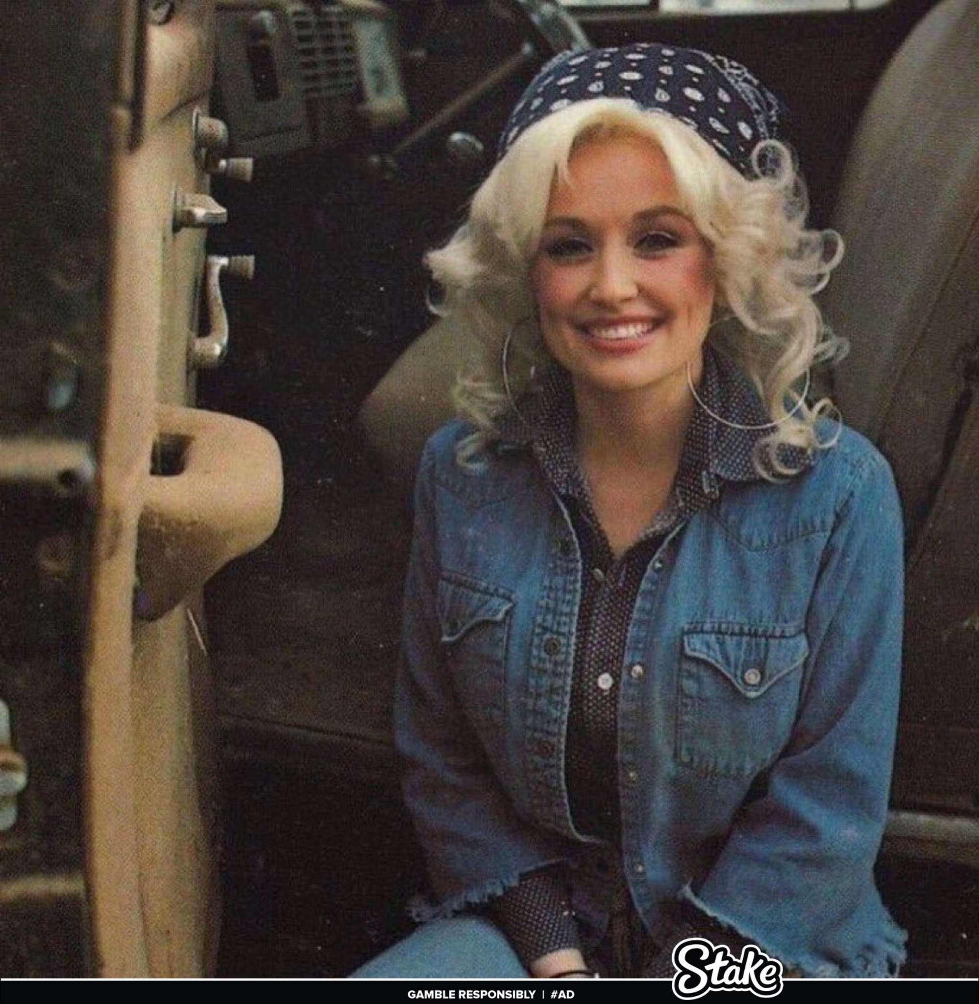 Dolly Parton at 26: A Stunning Throwback (1972)