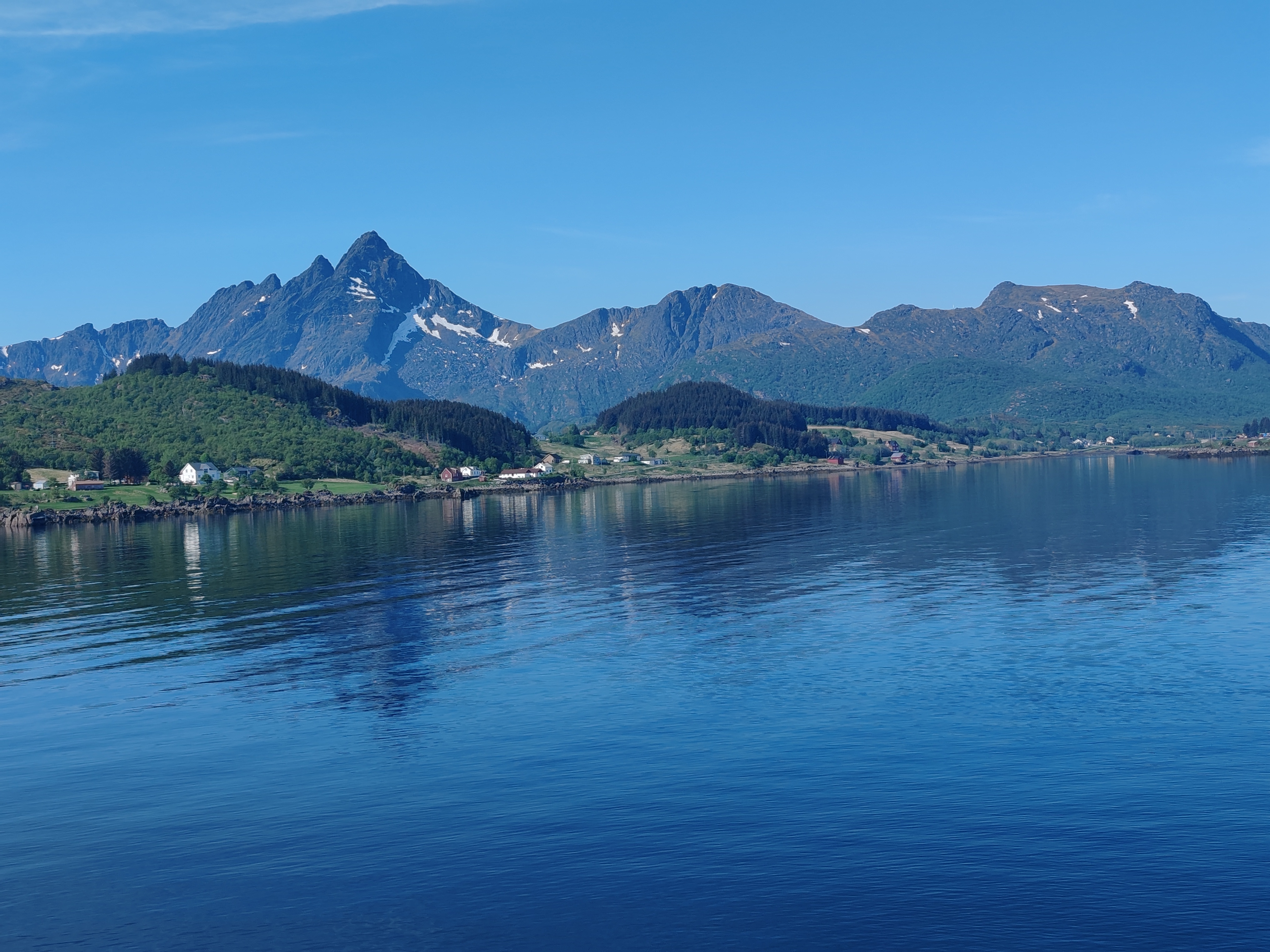 Exploring the Stunning Leknes Area in Lofoten Islands, Norway