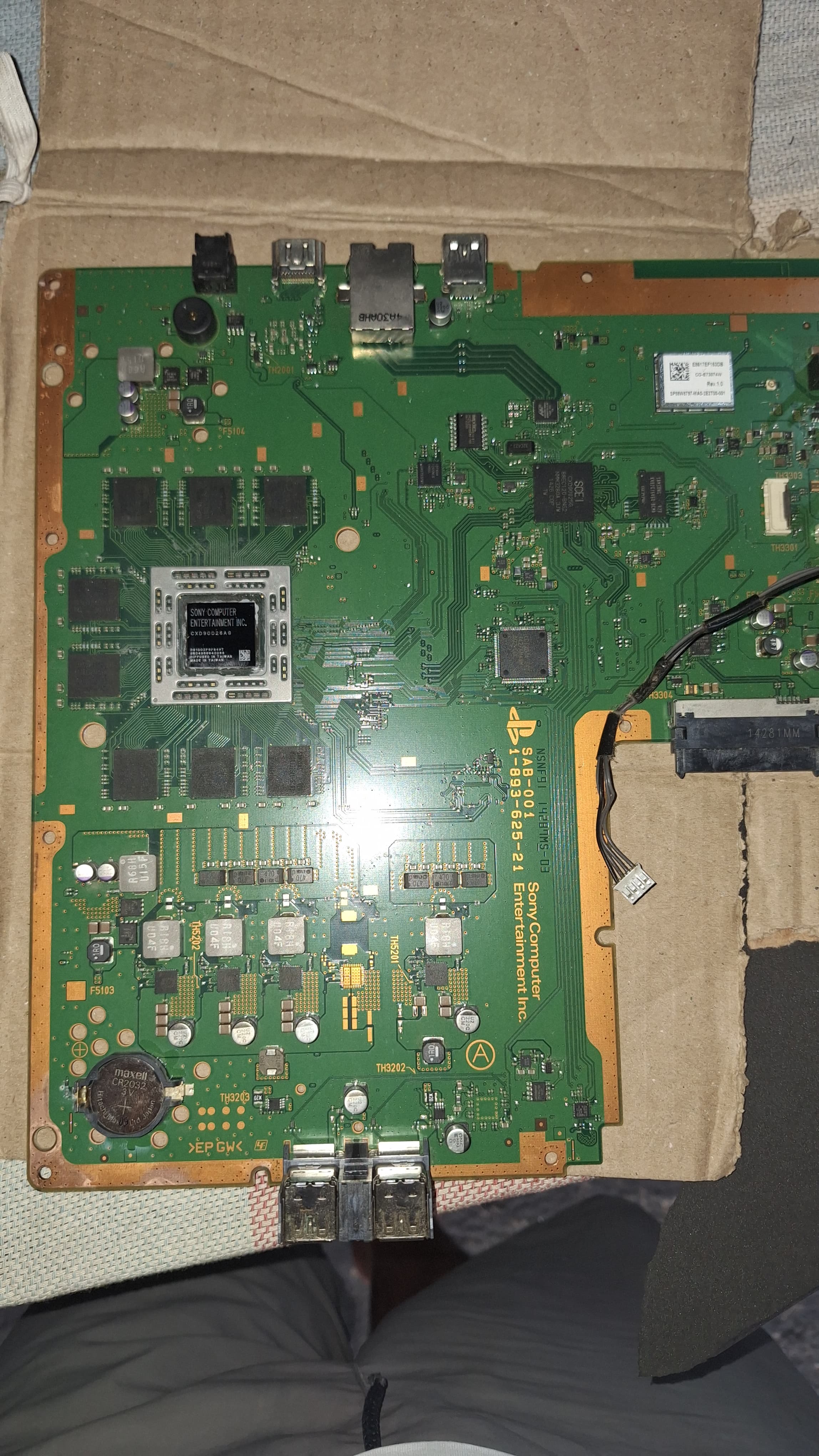 Inside the PS4: Motherboard and Power Supply Revealed