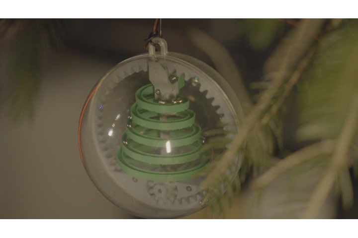 Check out the Christmas ornament I crafted with my Marble Machine!