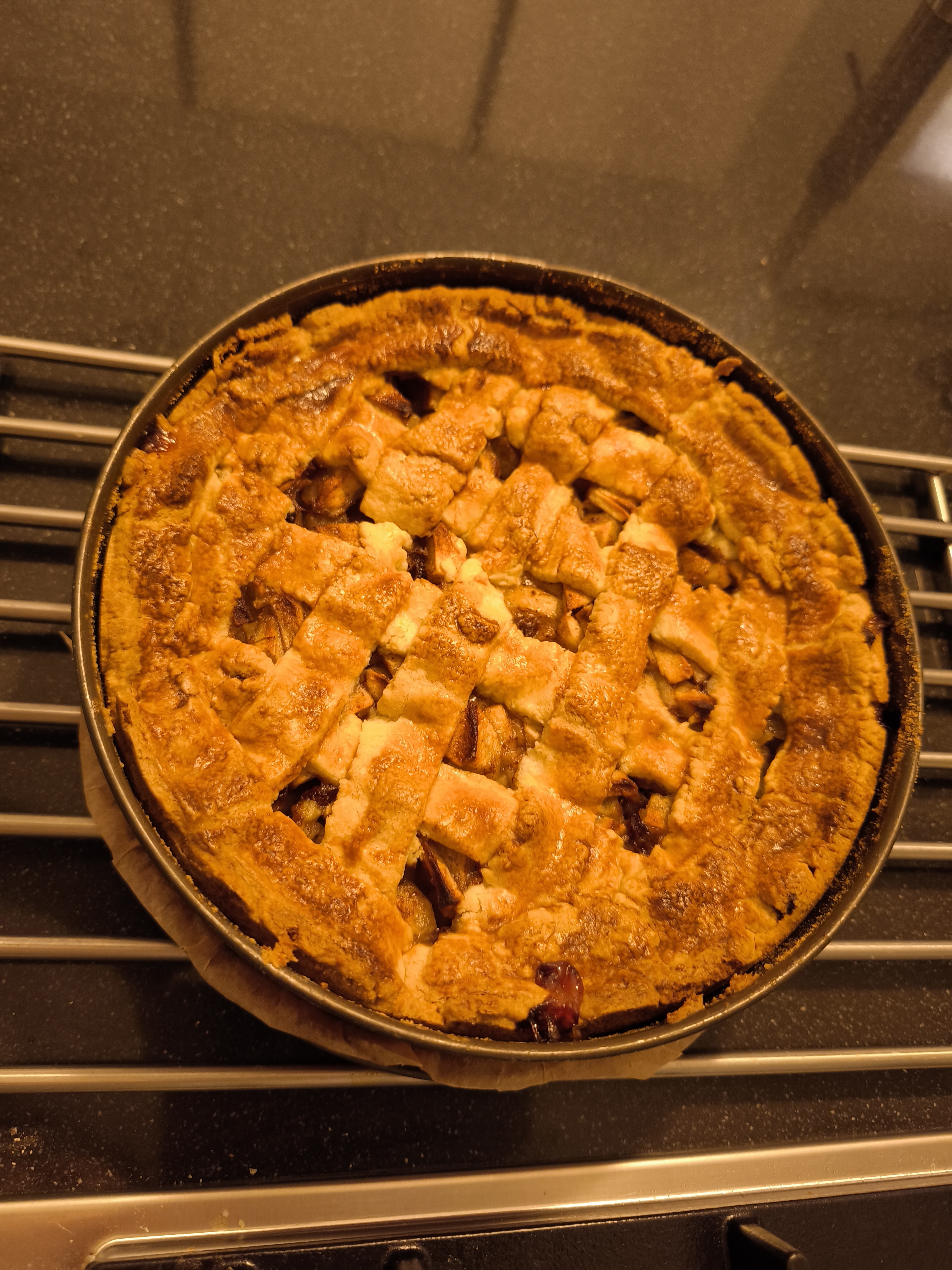 Delicious Appeltaart: A slice of heaven!