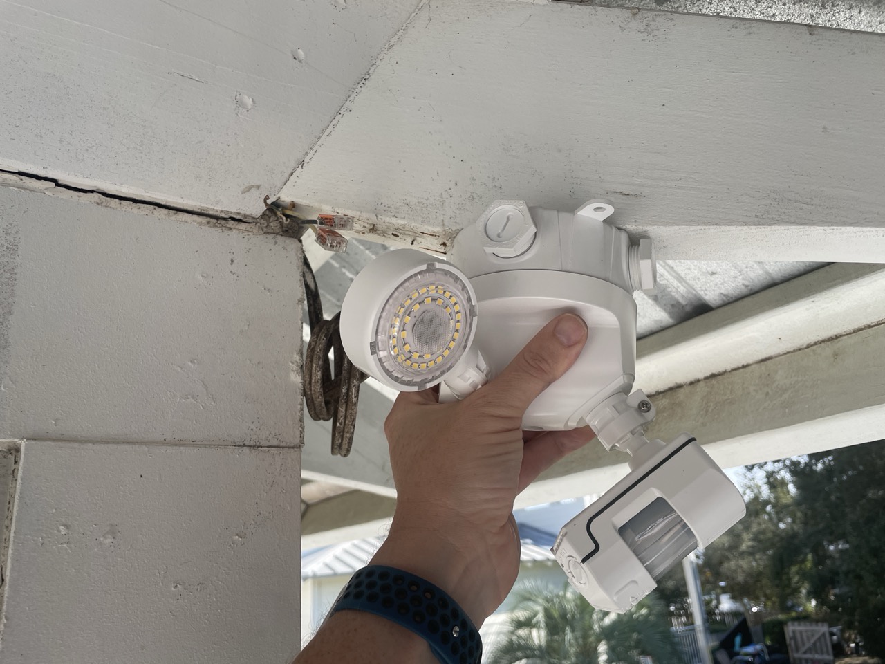 Seeking Tips on Extending Wires for a Floodlight Junction Box
