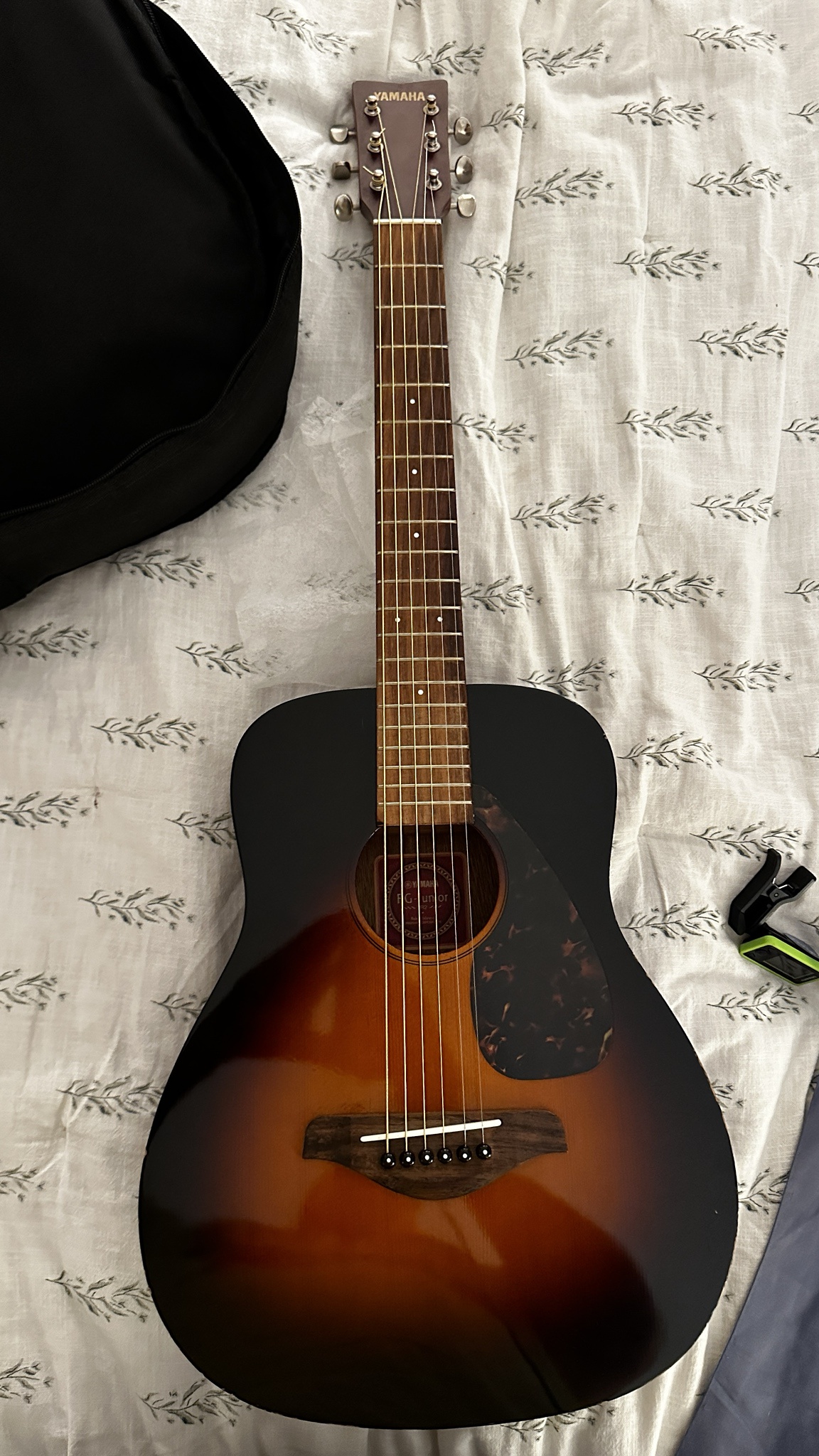 Introducing the Yamaha FG Junior: A Musical Gem!