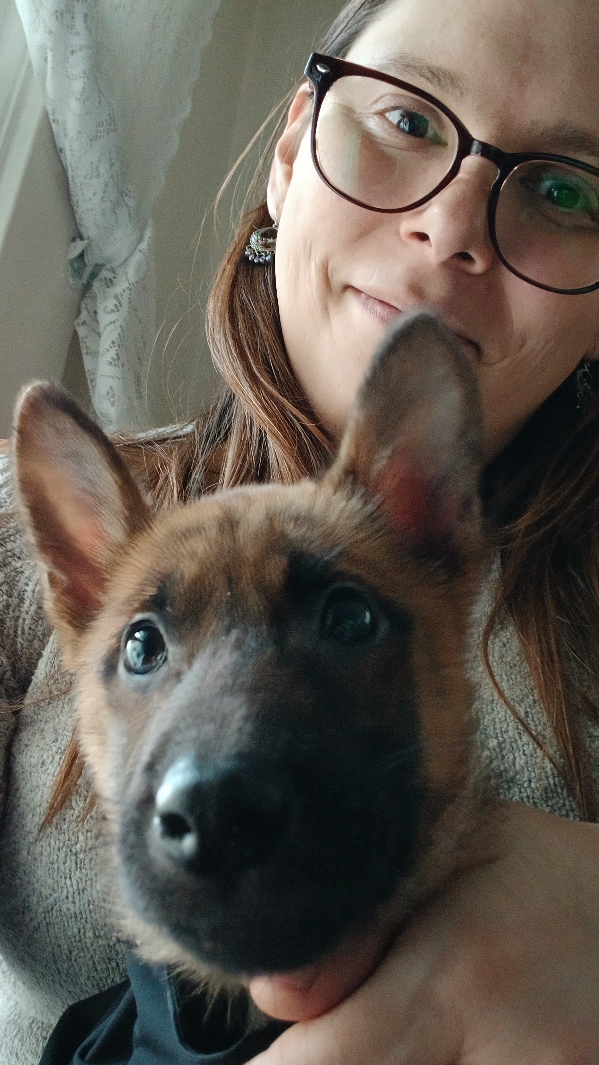 Capturing the Perfect Christmas Selfie with Puppy Cuteness!