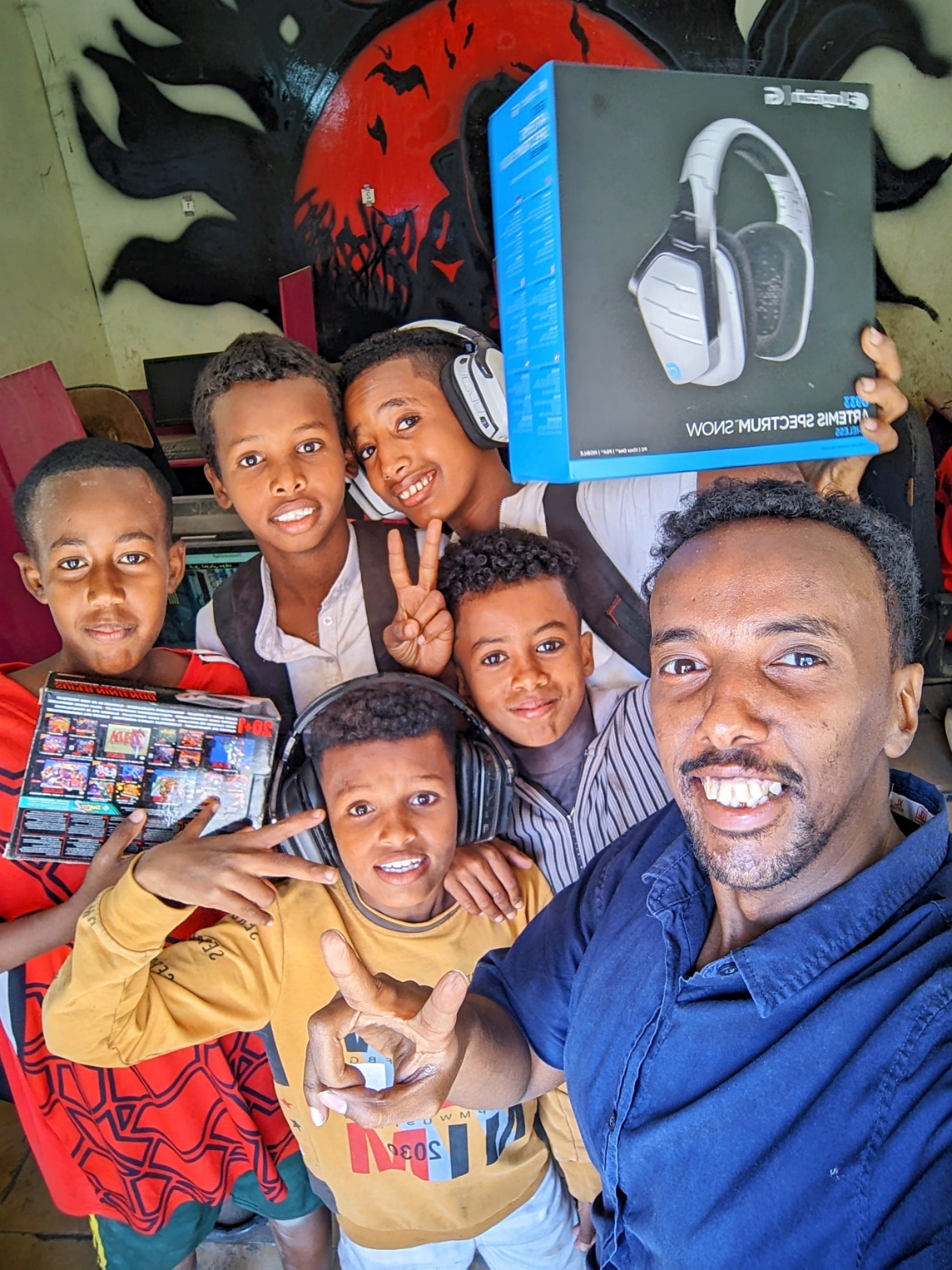 Thanks to Reddit user u/bavariasaurus, our gaming café in Yemen just got a major upgrade!