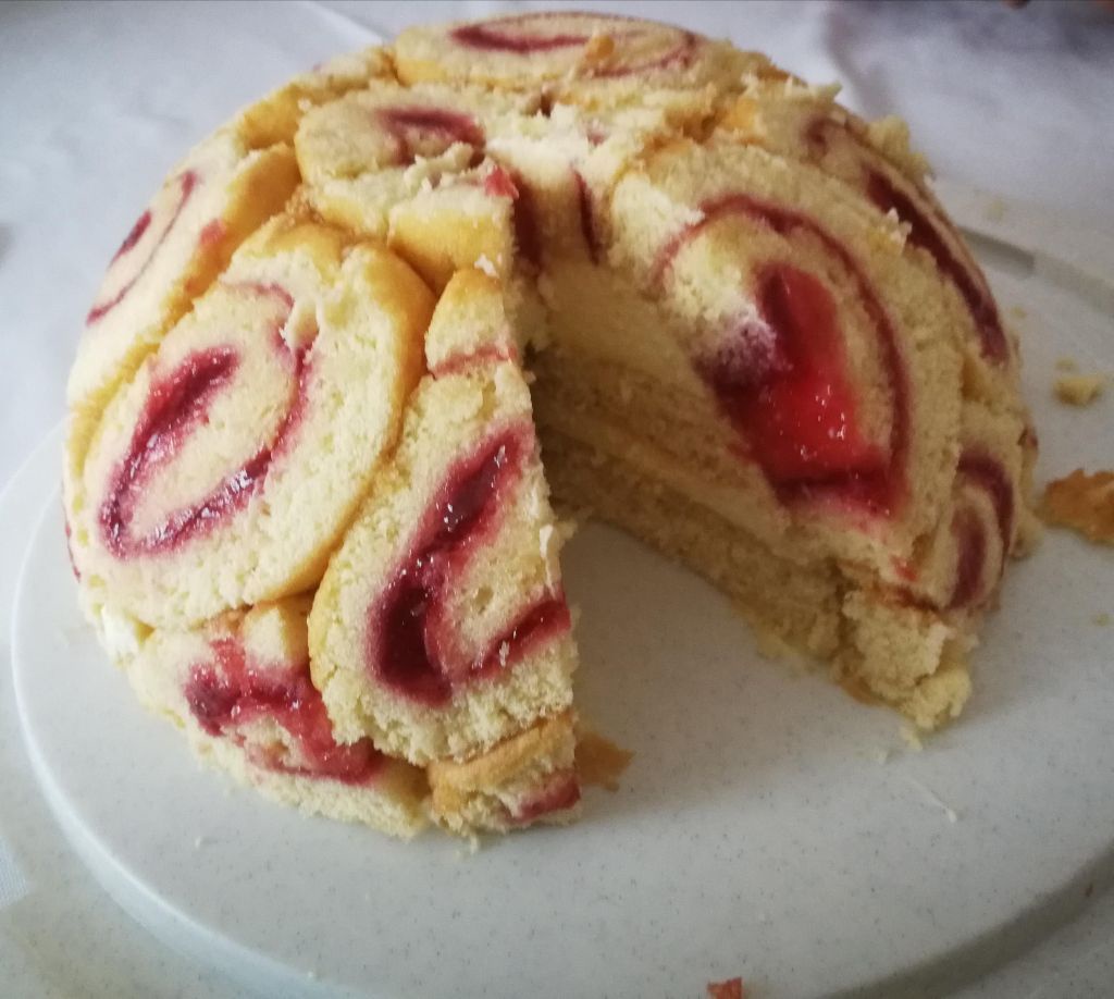 Spooky Treat: Bloody Braincake for Halloween