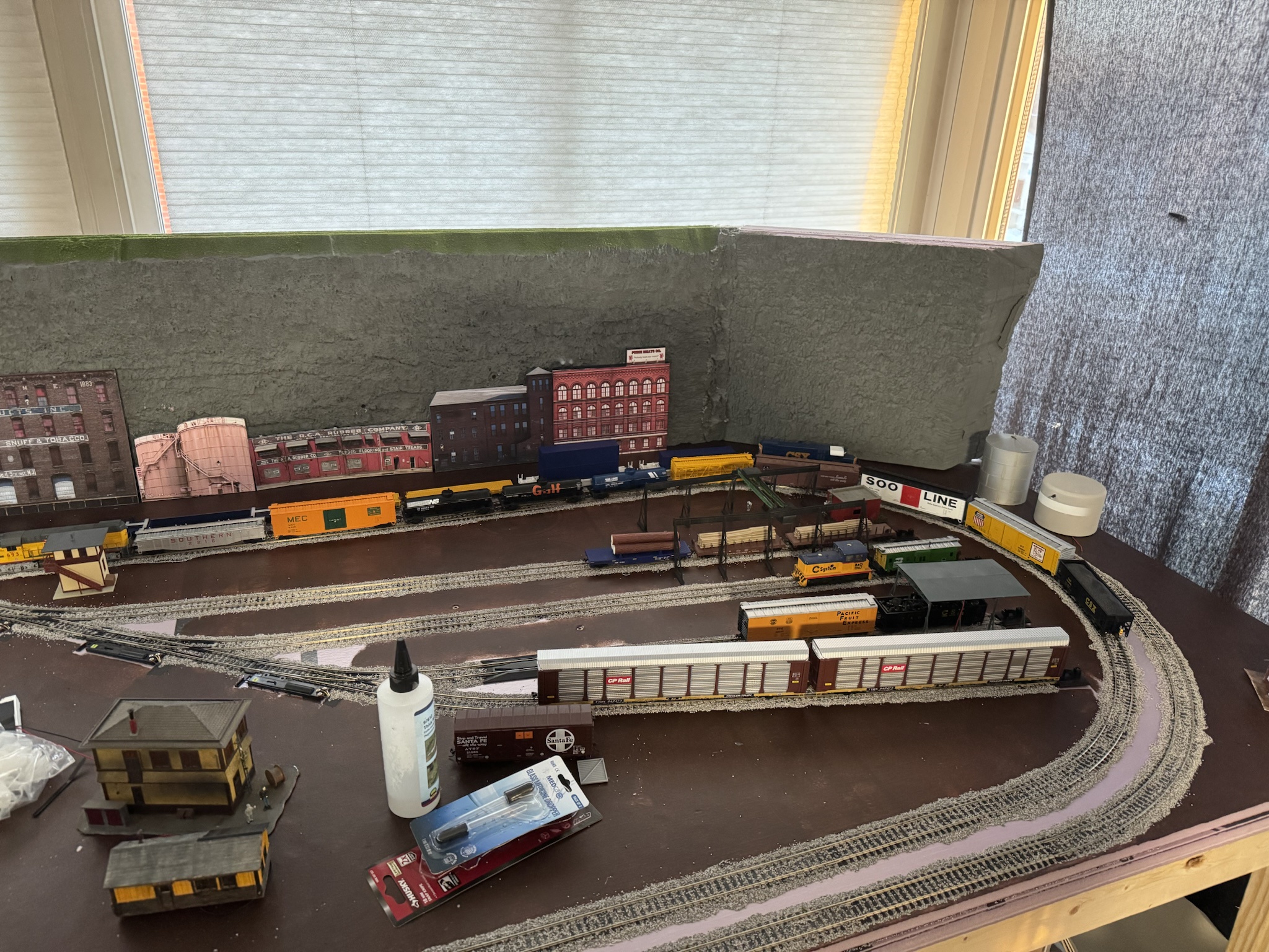 Impressive 4x22 HO Scale Train Display Showcase