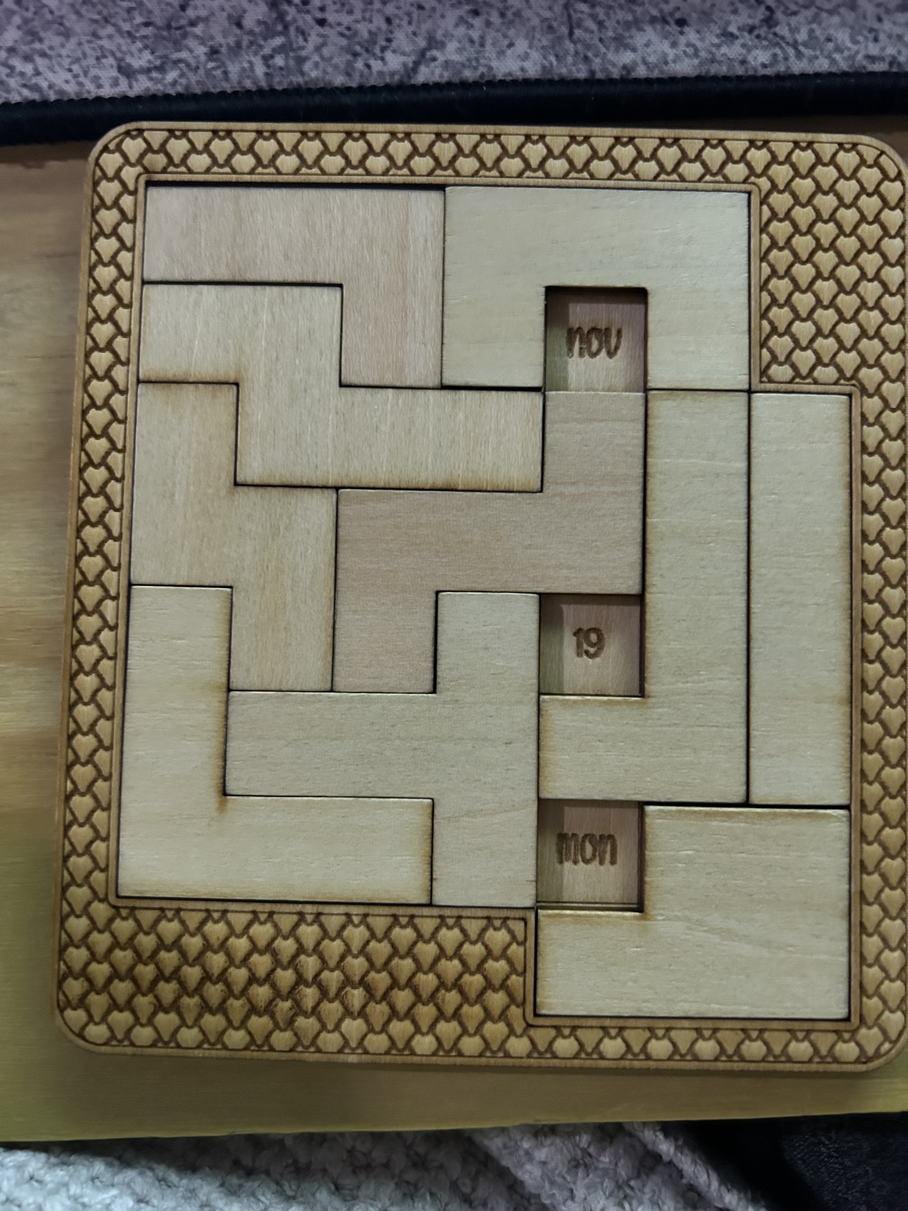 Laser-cut puzzle solutions available from November 19th to 25th!