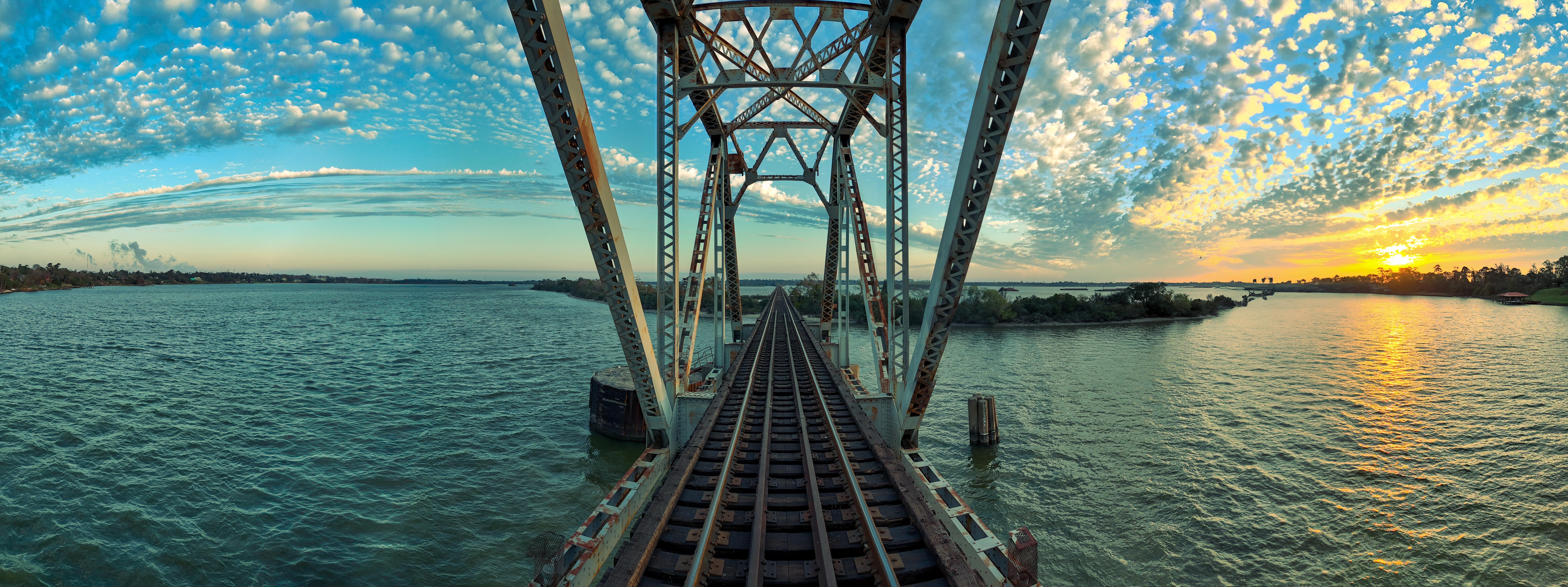 Can You Find the Flaw in the Pano Stitching?