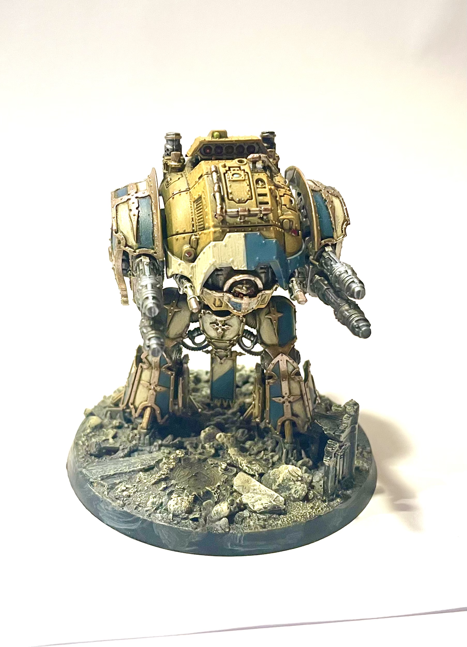 Night Porphyrion from Warhammer Titanicus - a must-try for epic fun!