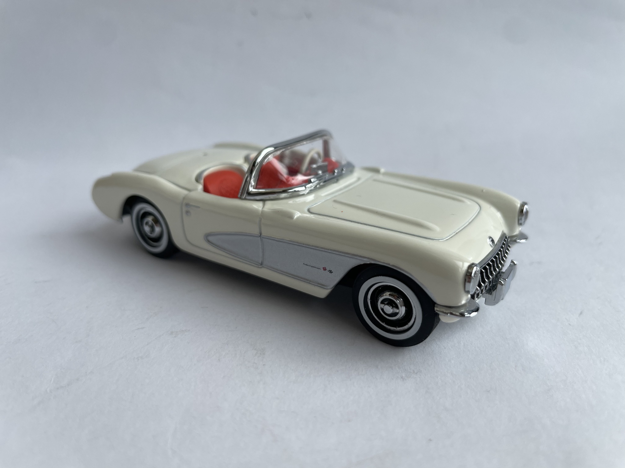 Iconic 1957 Chevrolet Corvette C1: Matchbox 1/43 Model Review
