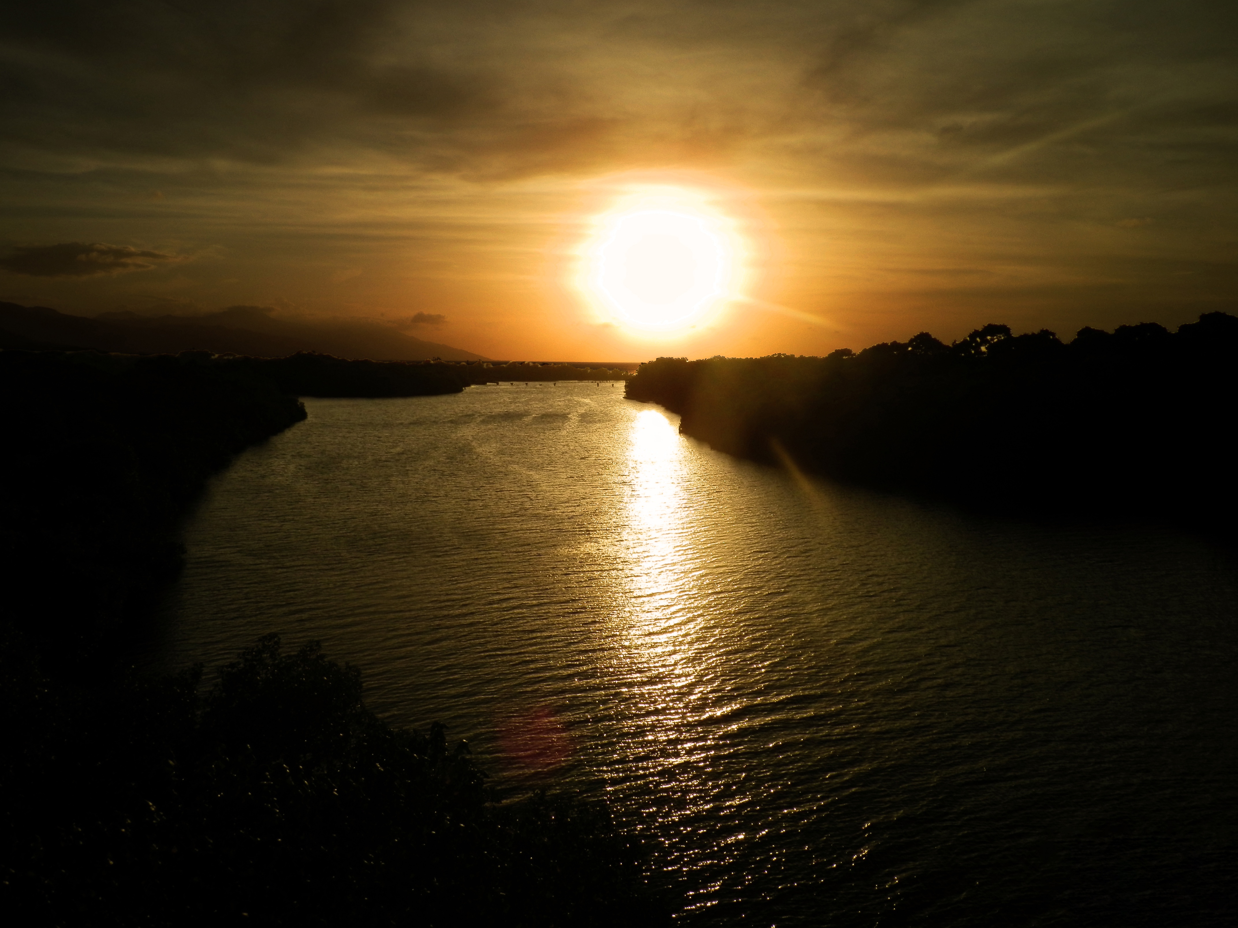 Breathtaking Lagoon Sunset: Nature's Masterpiece