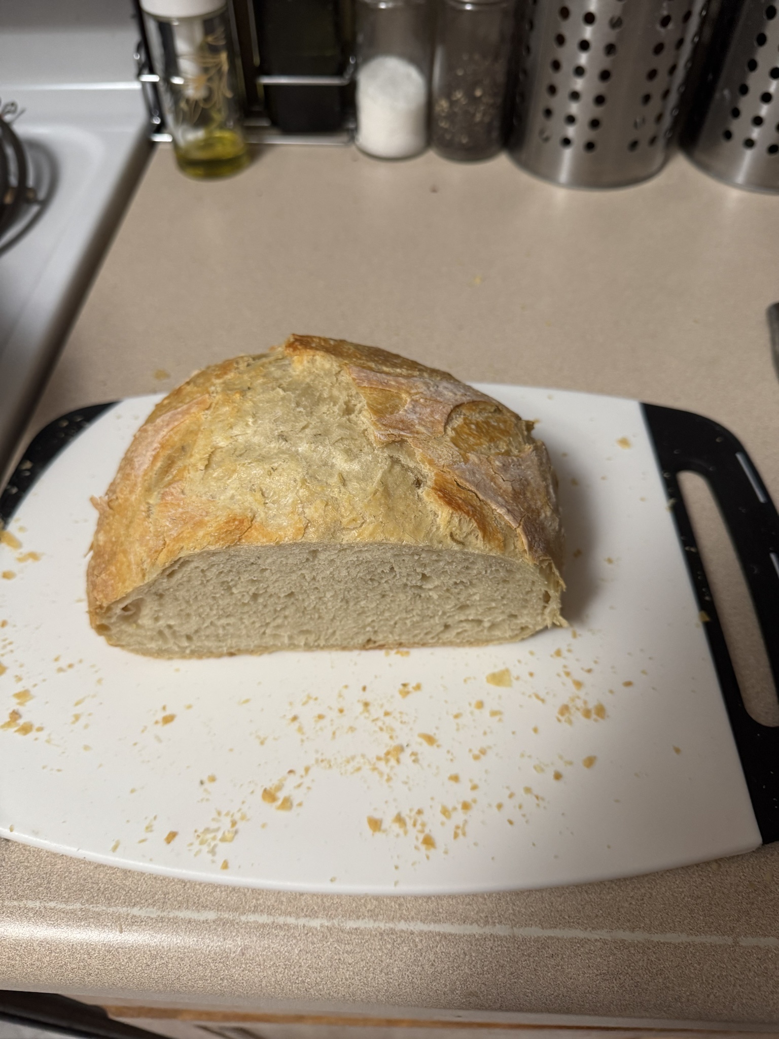 Deliciously Simple 4-Ingredient Dutch Oven Bread Recipe